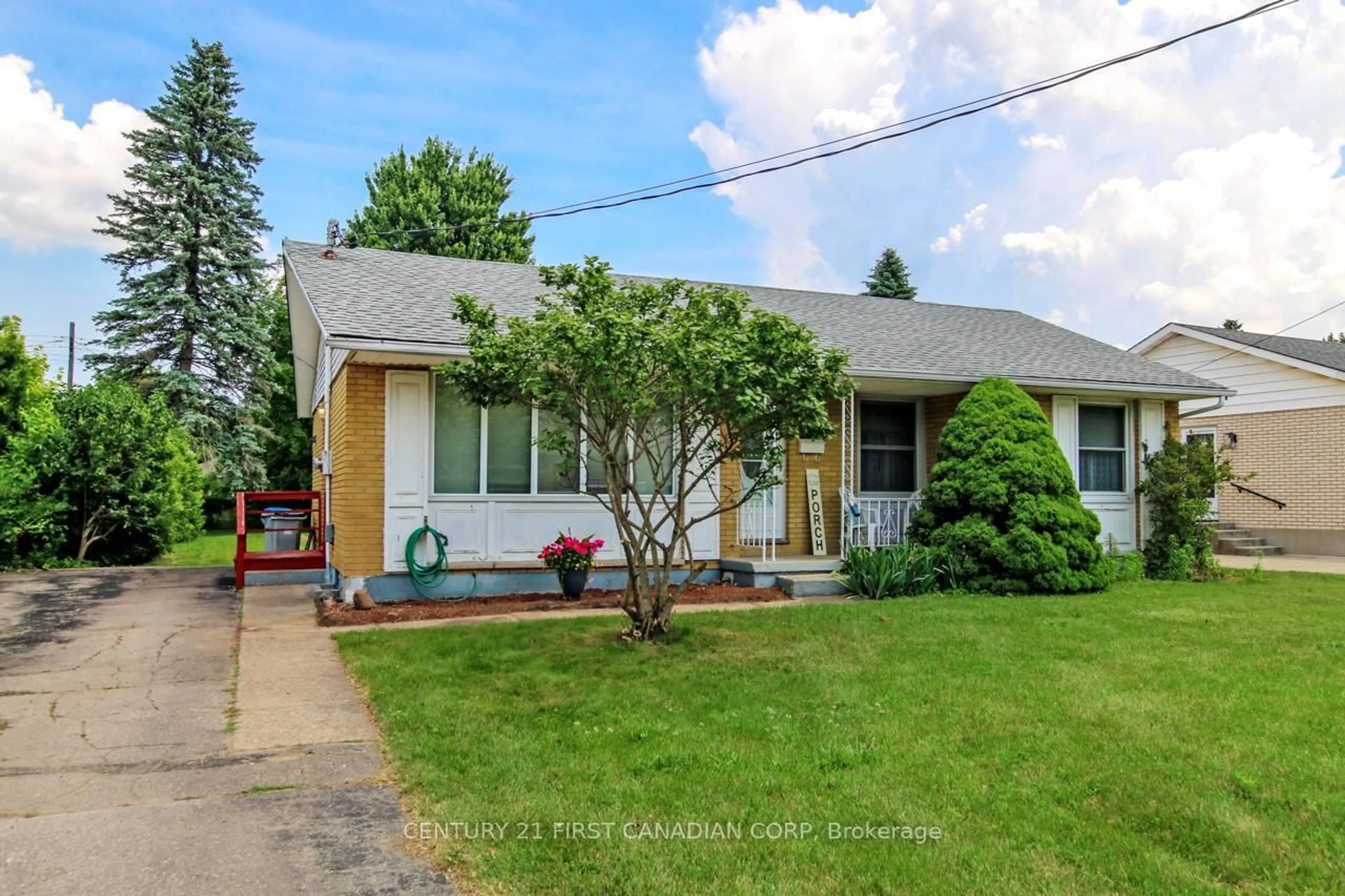 Home with vinyl exterior material, street for 373 Beattie St, Strathroy-Caradoc Ontario N7G 2X7