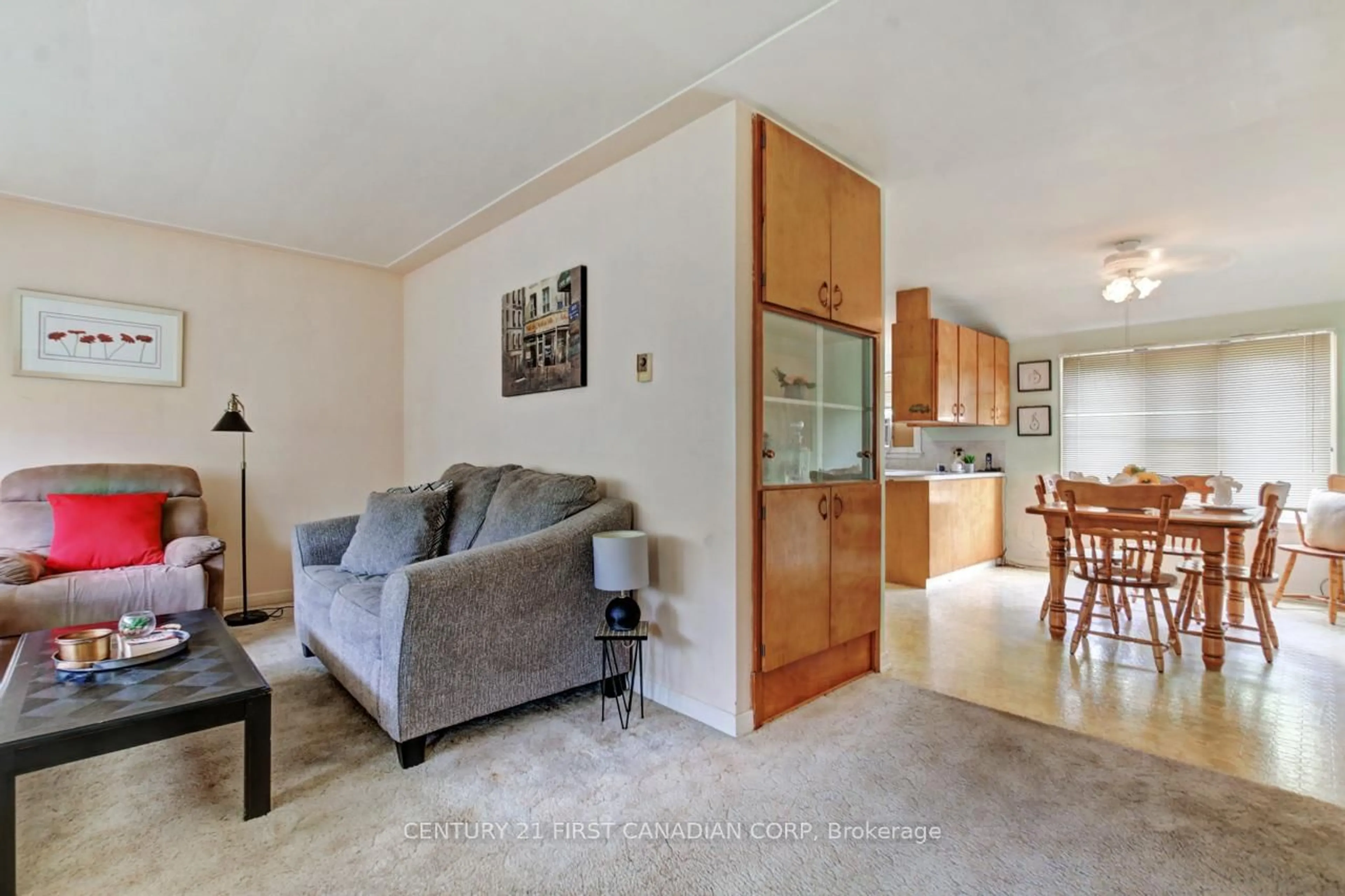 Living room with furniture, unknown for 373 Beattie St, Strathroy-Caradoc Ontario N7G 2X7