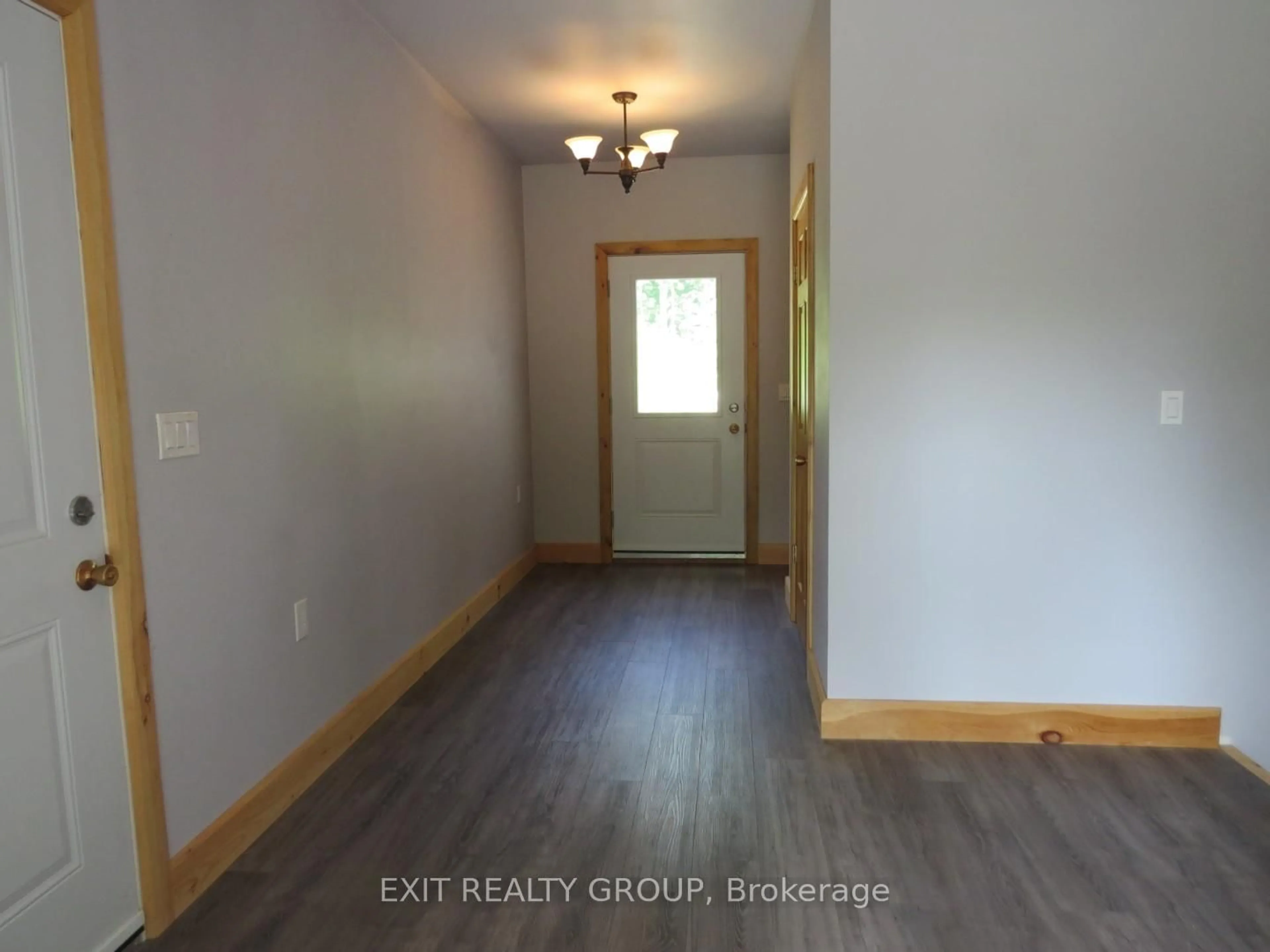 Indoor entryway for 325 Douglas Rd, Madoc Ontario K0K 2K0