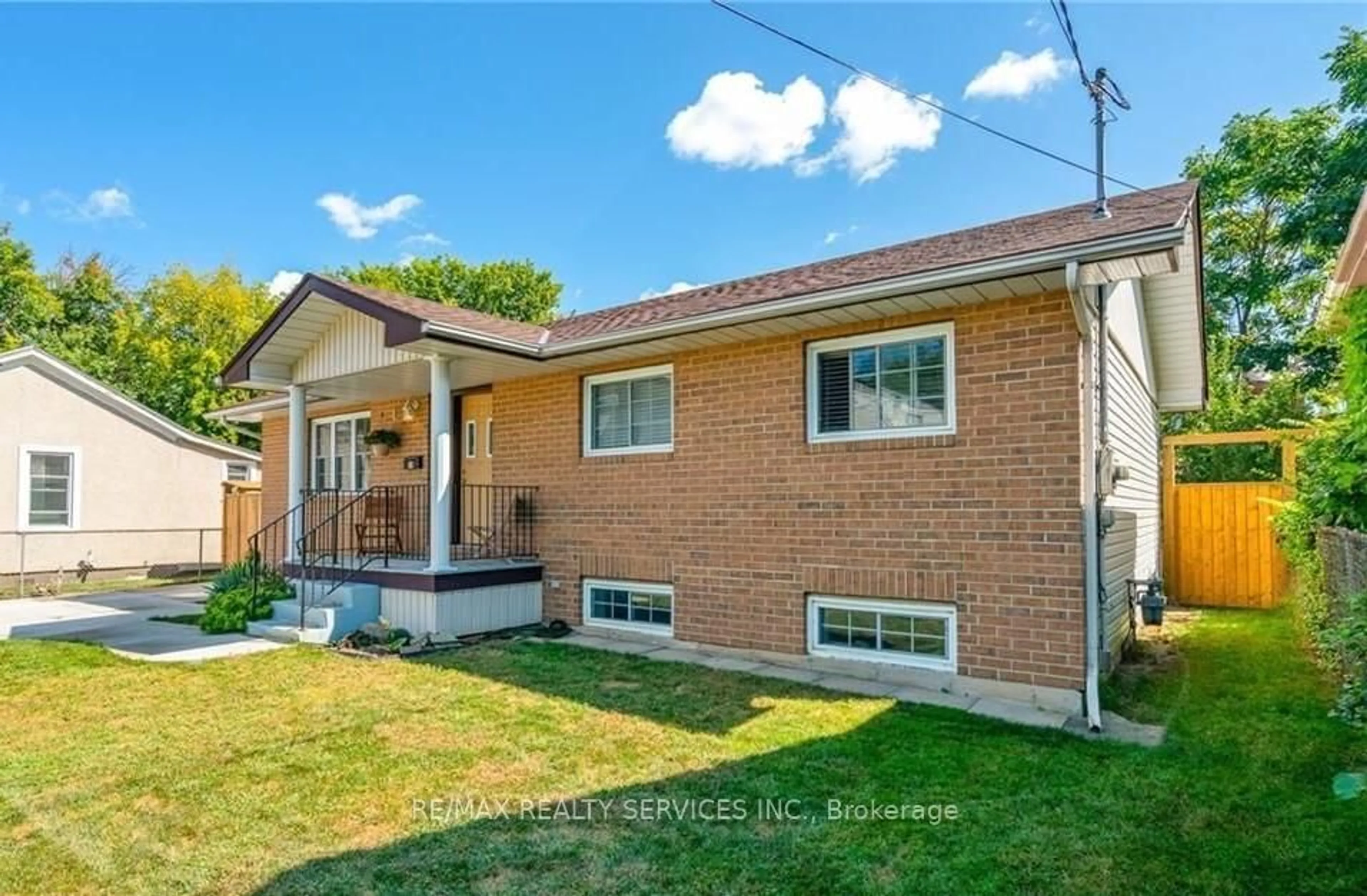 Home with brick exterior material, street for 18 Greenlaw Pl, St. Catharines Ontario L2R 4S6