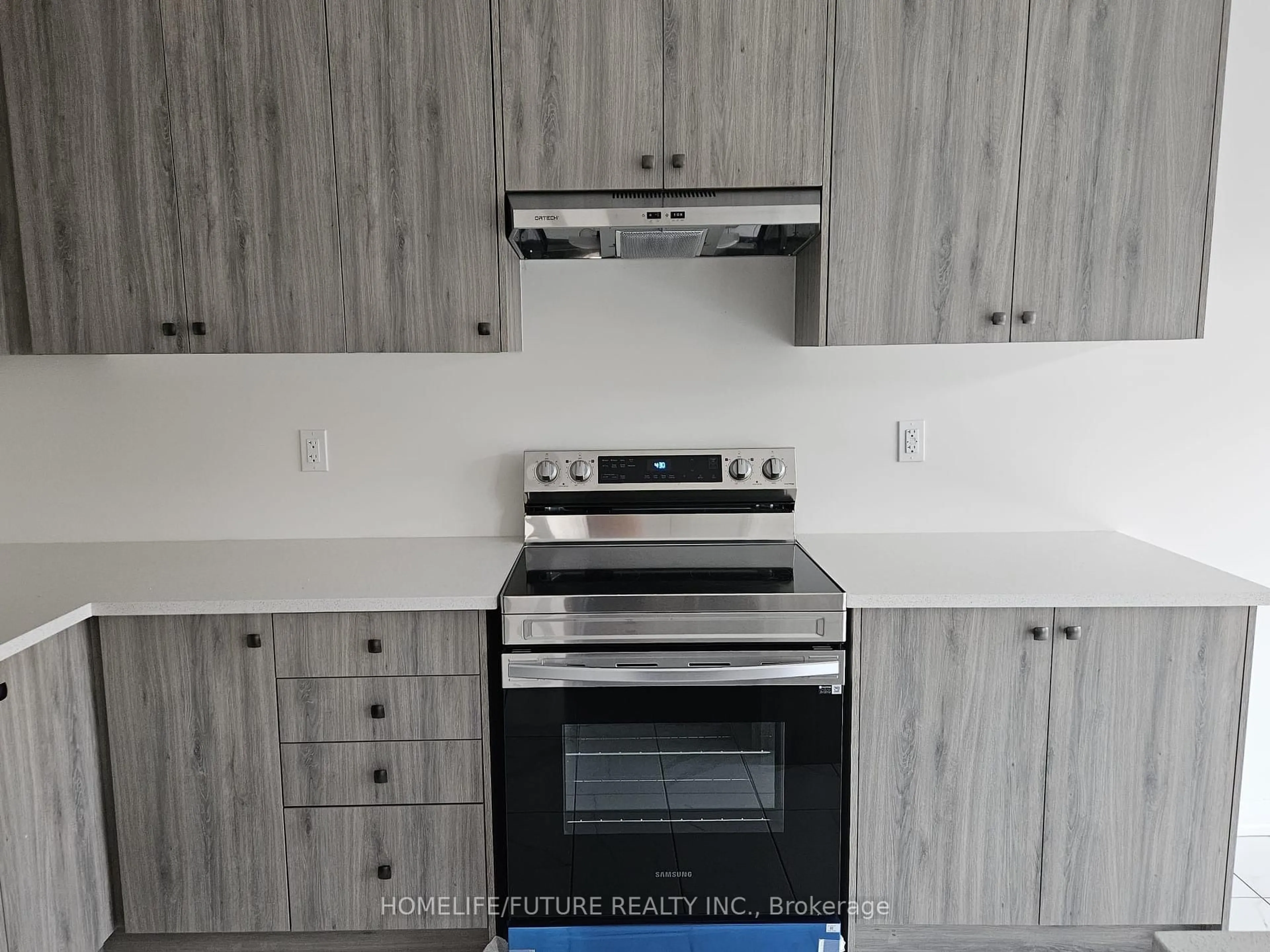 Standard kitchen, unknown for 1115 Denton Dr, Cobourg Ontario K9A 4A1