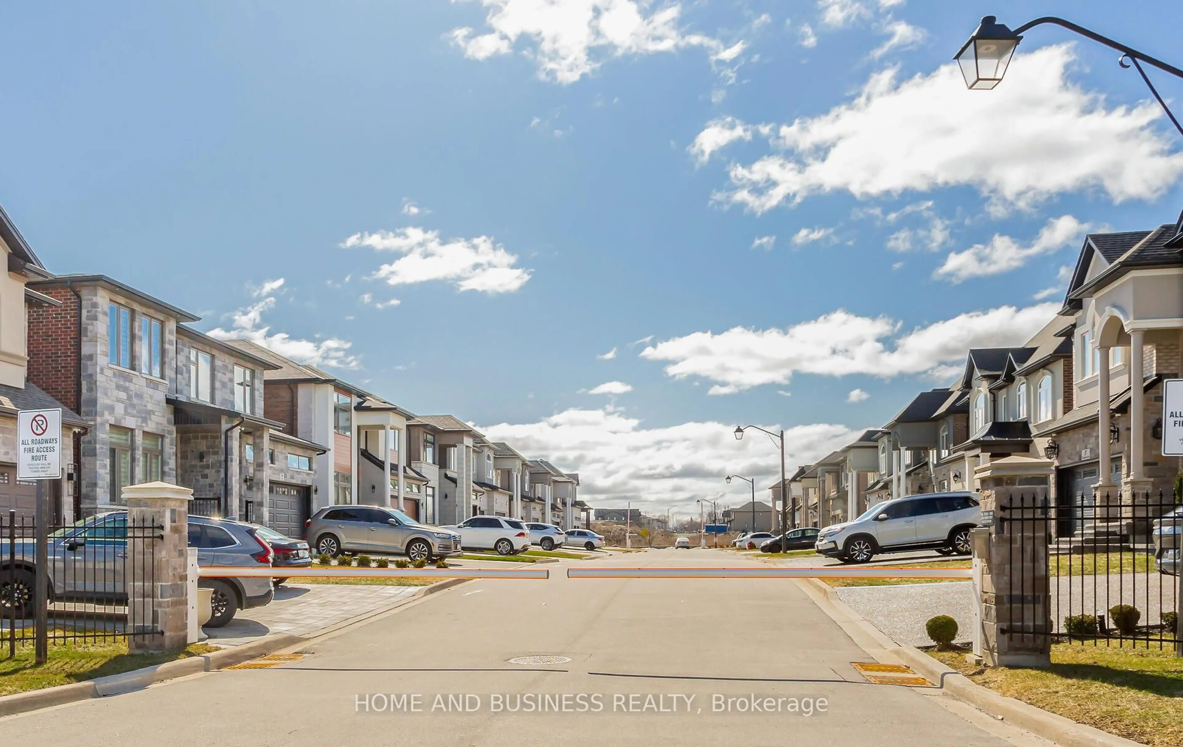 A pic from outside/outdoor area/front of a property/back of a property/a pic from drone, street for 27 Deerfield Lane, Hamilton Ontario L9K 0K2
