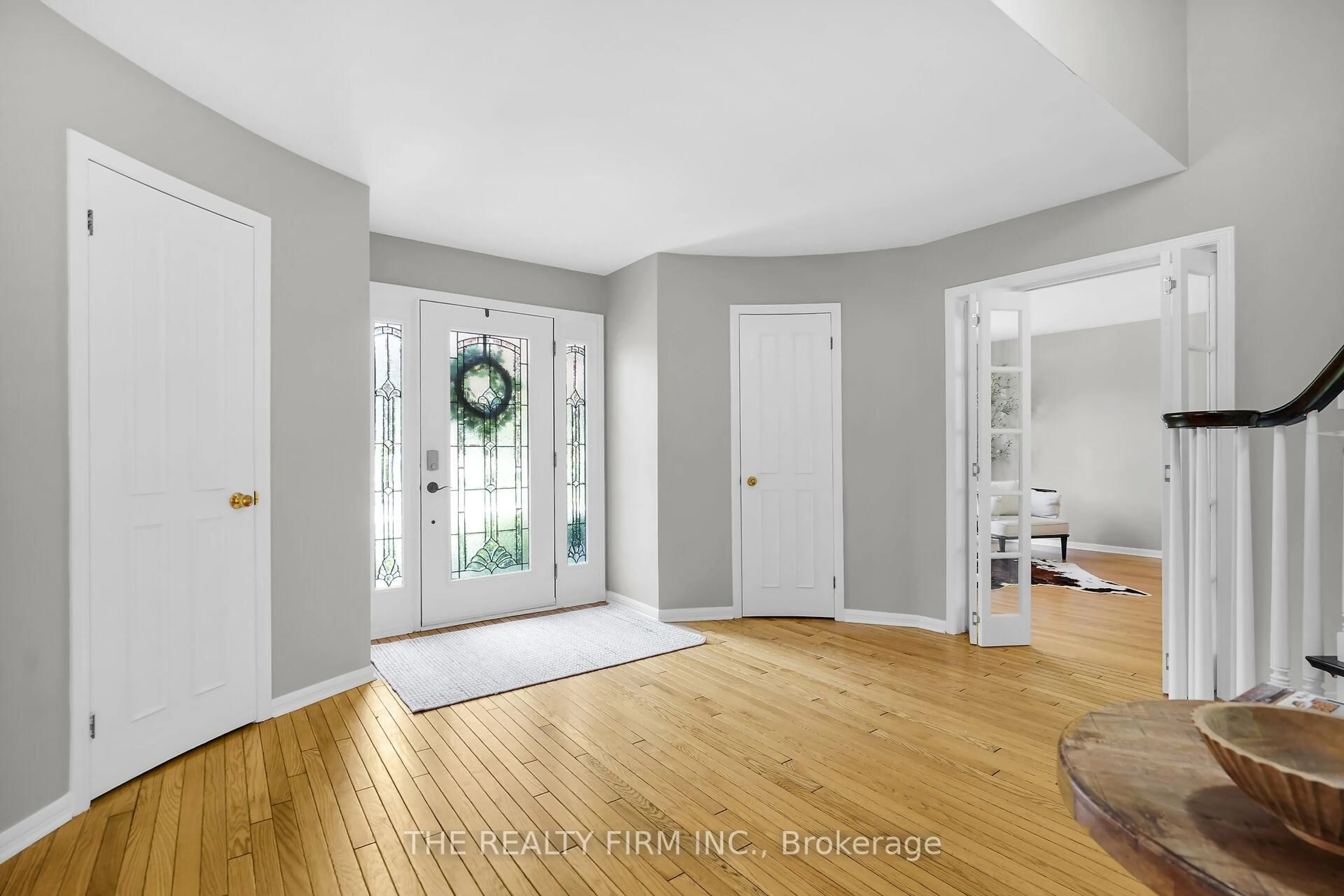 Indoor entryway for 34 Mohawk Rd, London North Ontario N6G 2P5