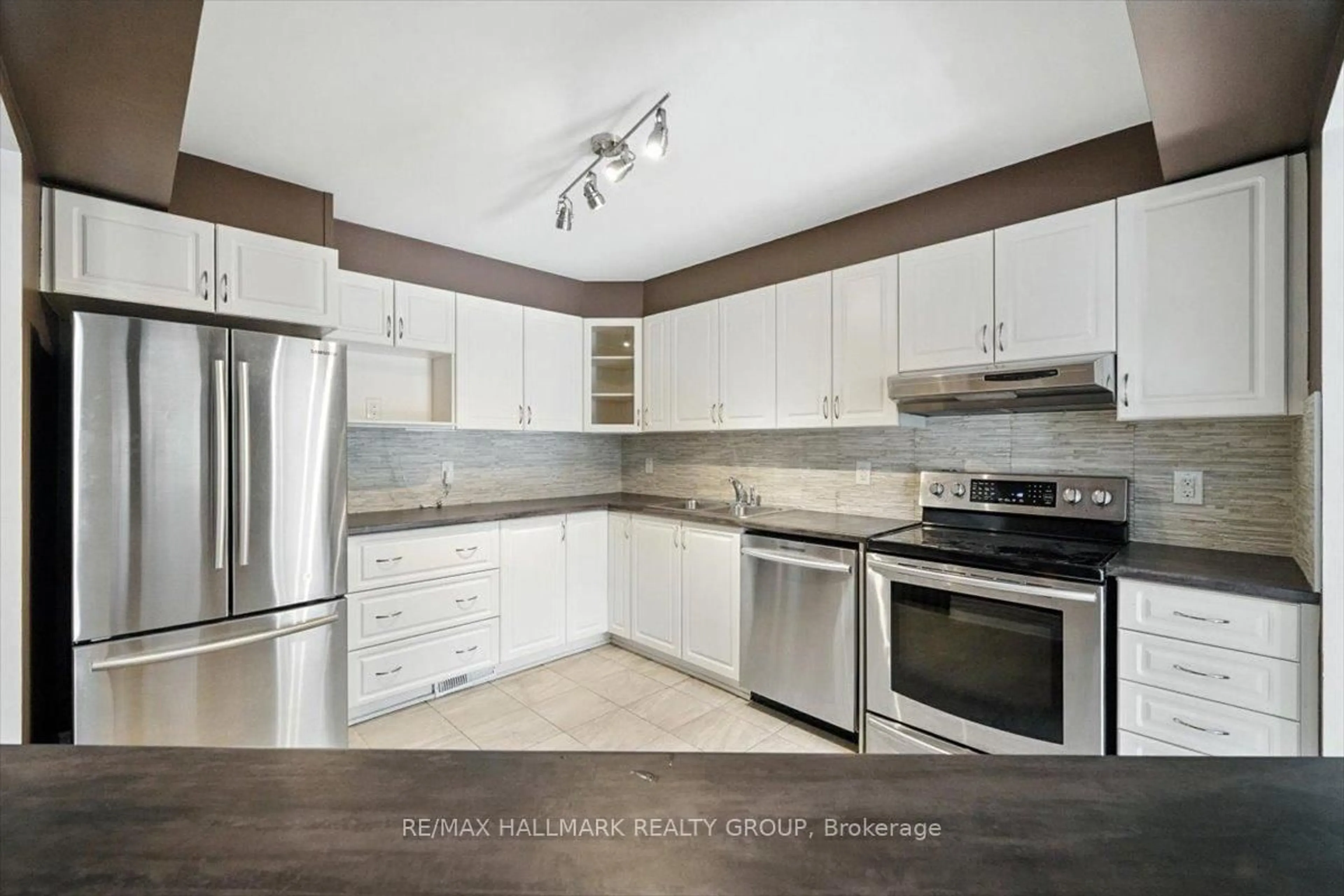 Open concept kitchen, unknown for 370 GERRY LALONDE Dr, Ottawa Ontario K4A 0Y3