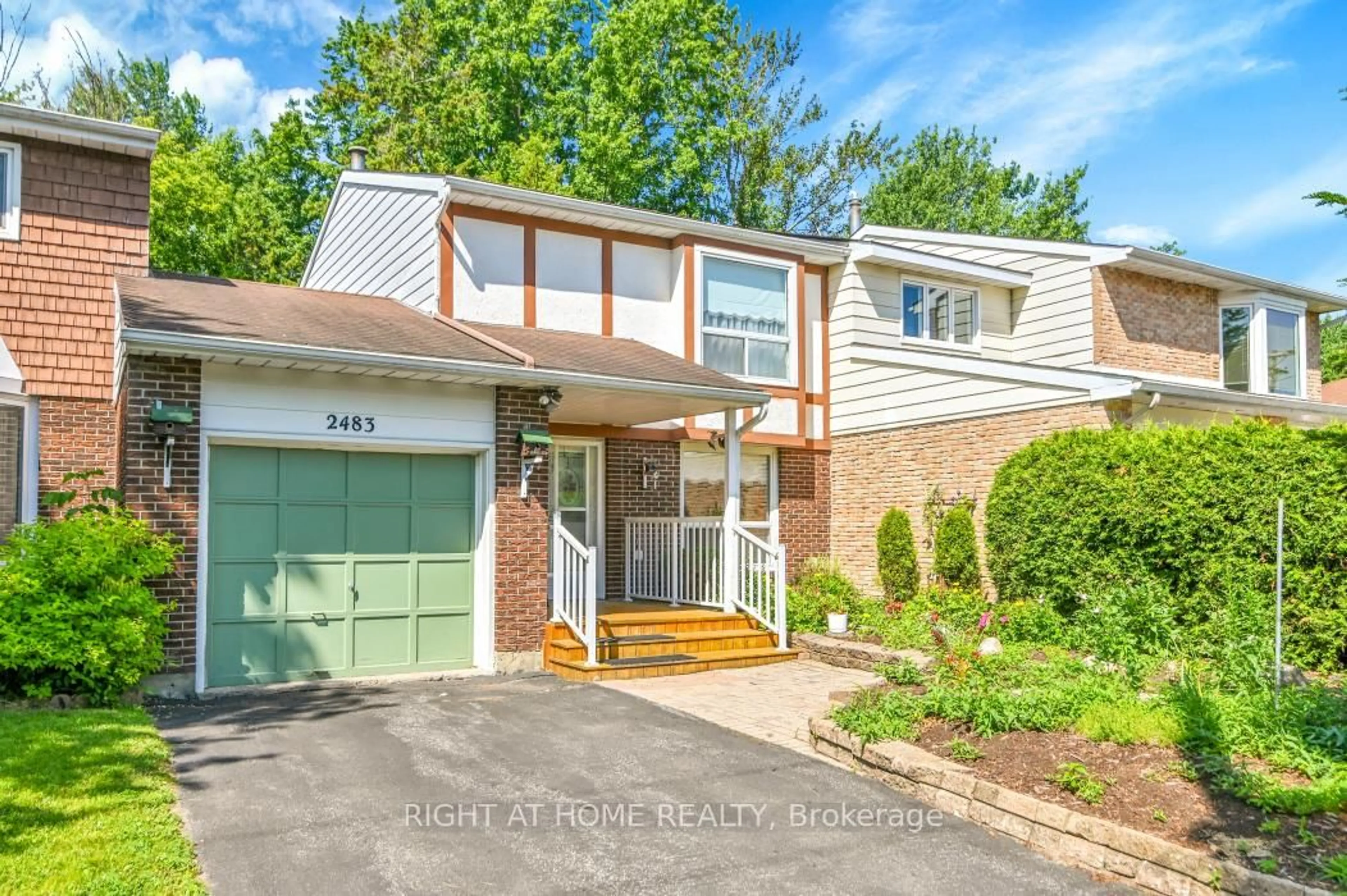 Unknown for 2483 Gravelle Cres, Ottawa Ontario K1B 3A4