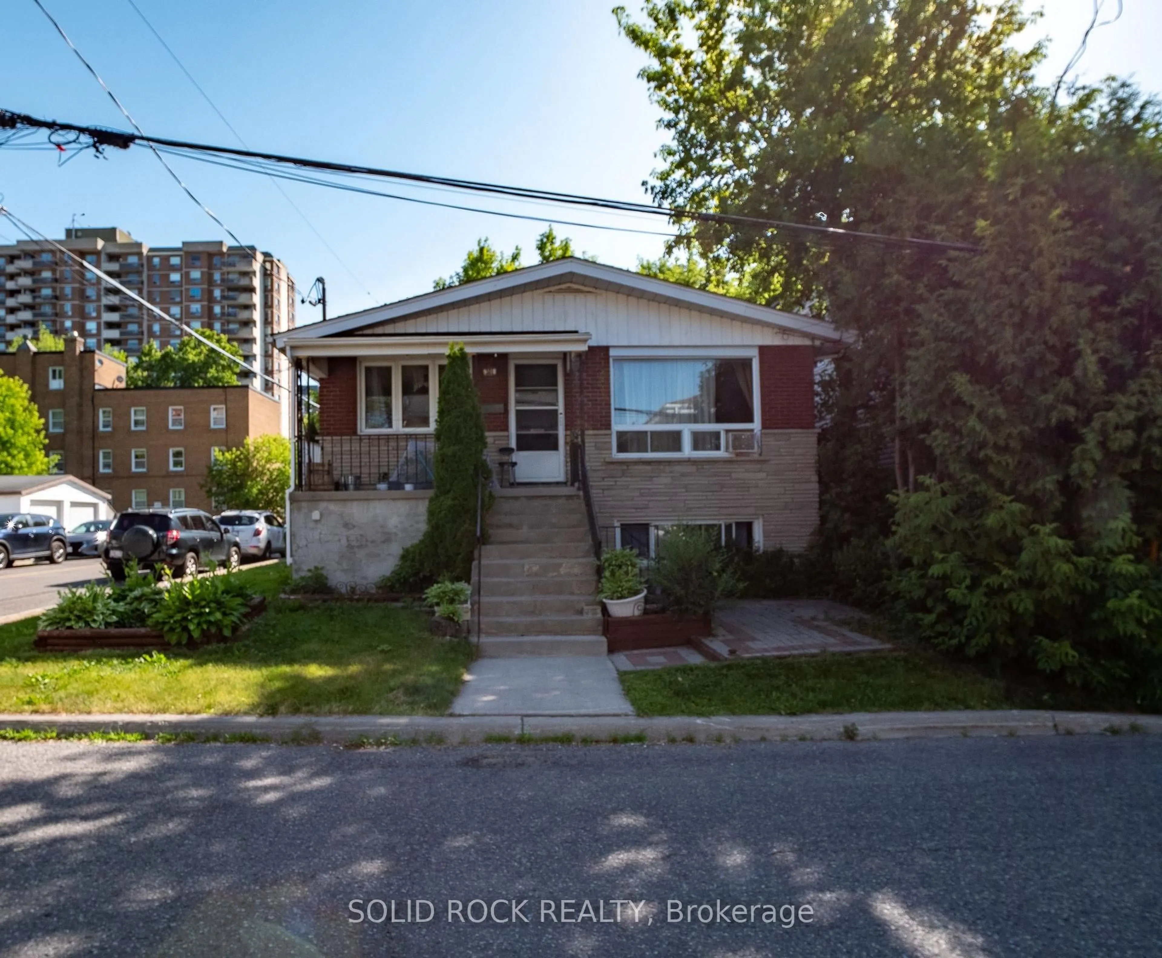 Unknown for 310 Patton St, Ottawa Ontario K1L 6G4