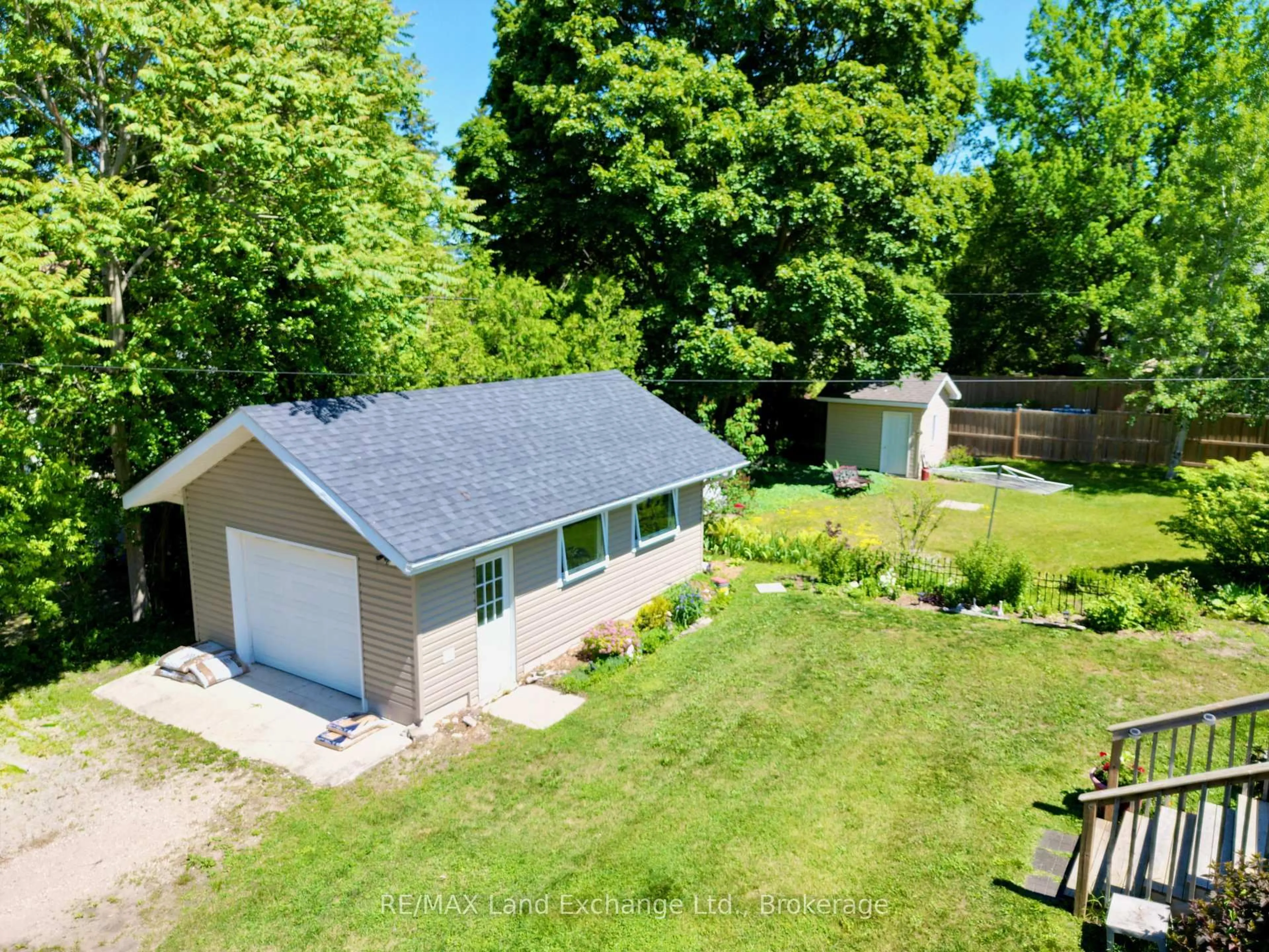 A pic from outside/outdoor area/front of a property/back of a property/a pic from drone, unknown for 149 Victoria St, Saugeen Shores Ontario N0H 2L0