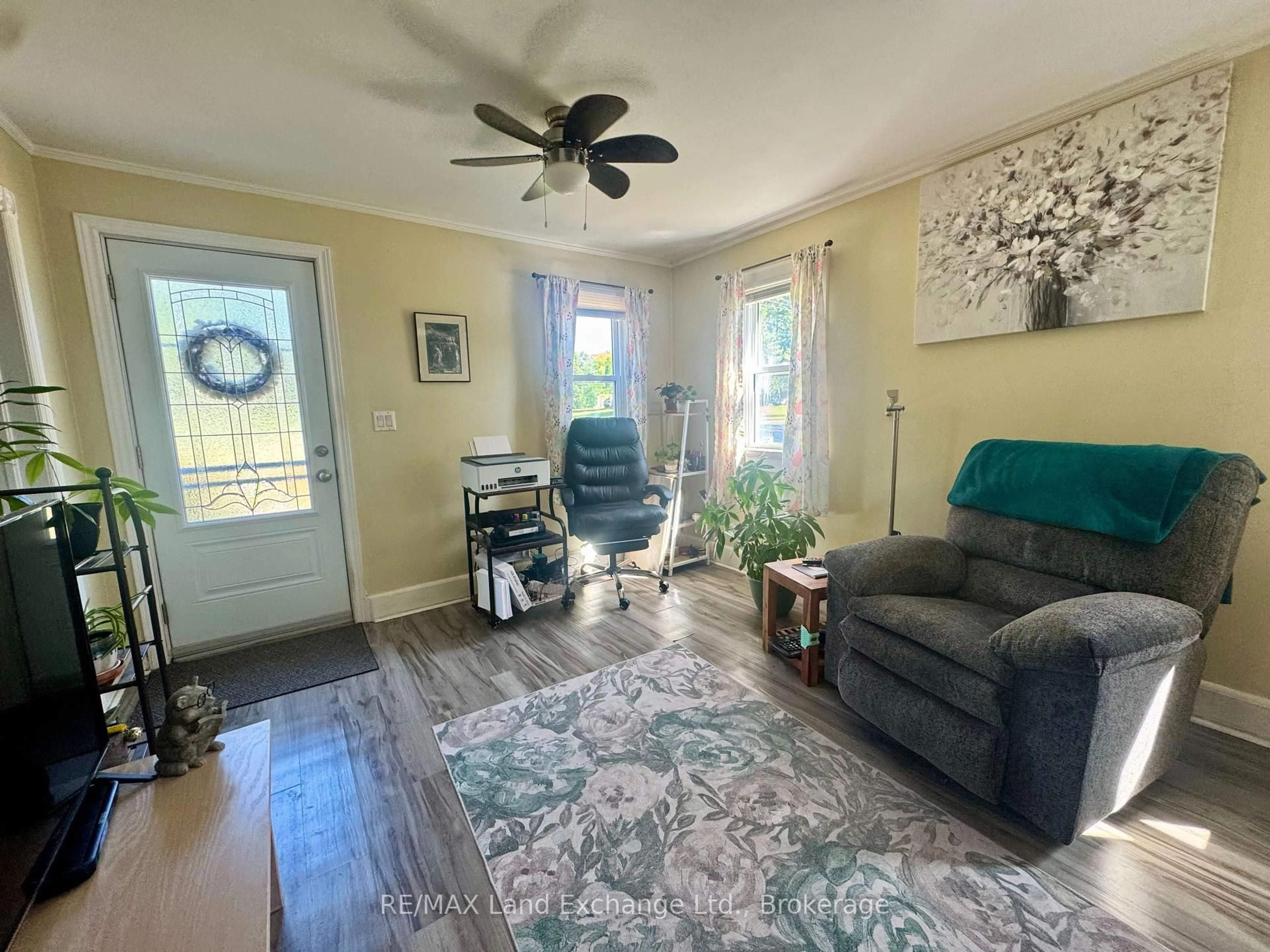 Living room with furniture, unknown for 149 Victoria St, Saugeen Shores Ontario N0H 2L0