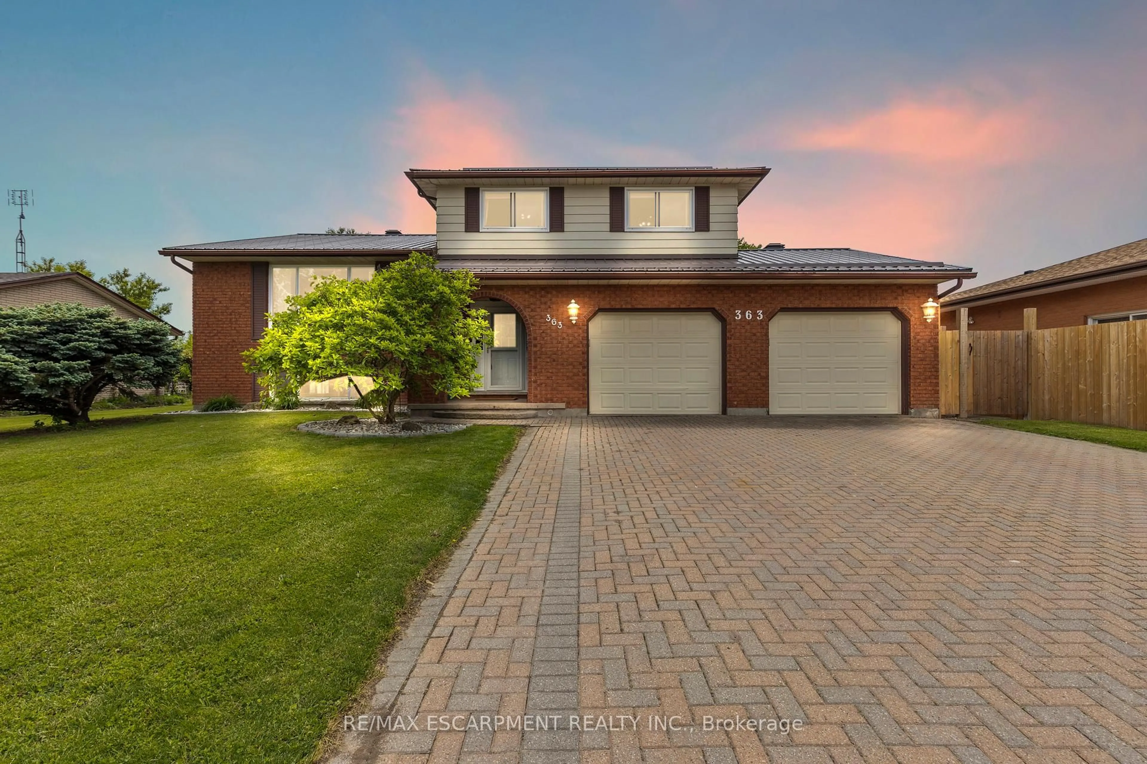 Home with brick exterior material, street for 363 Fitch St, Welland Ontario L3C 4W7