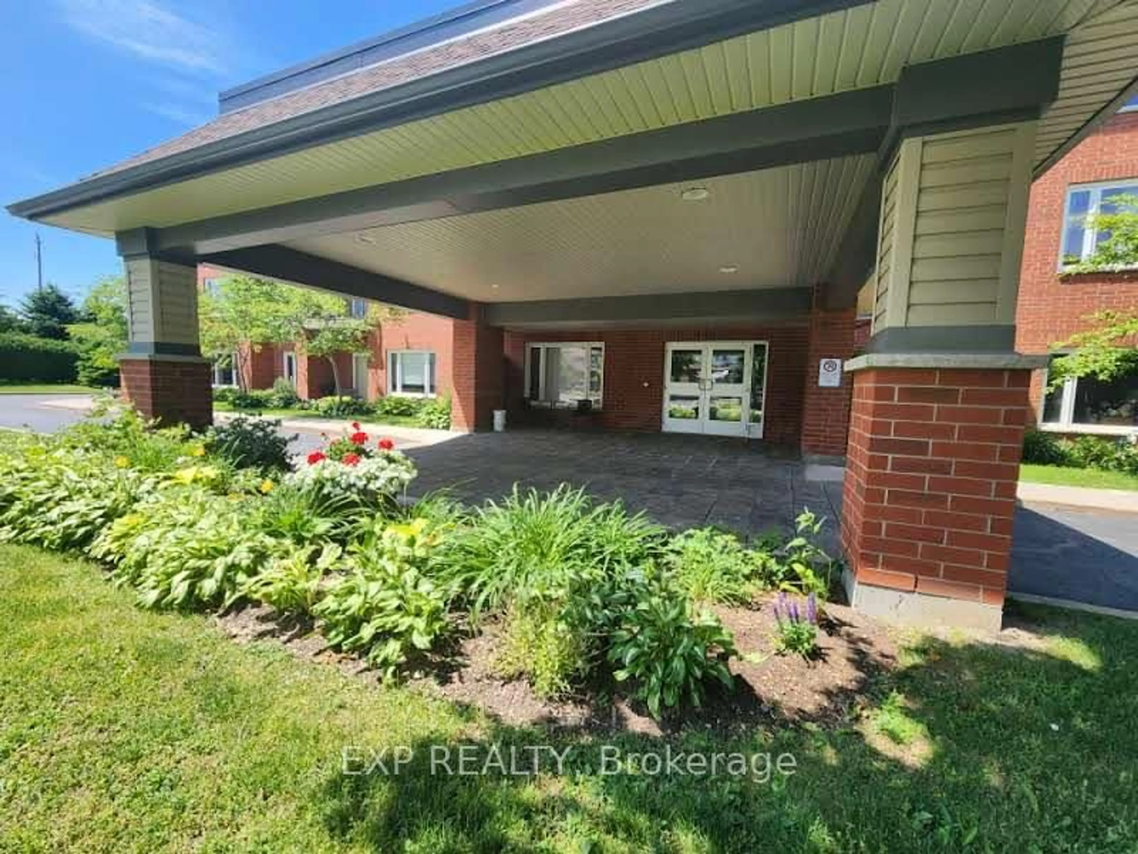 Indoor entryway for 100 Jamieson Cres #103, Almonte Ontario K0A 1A0