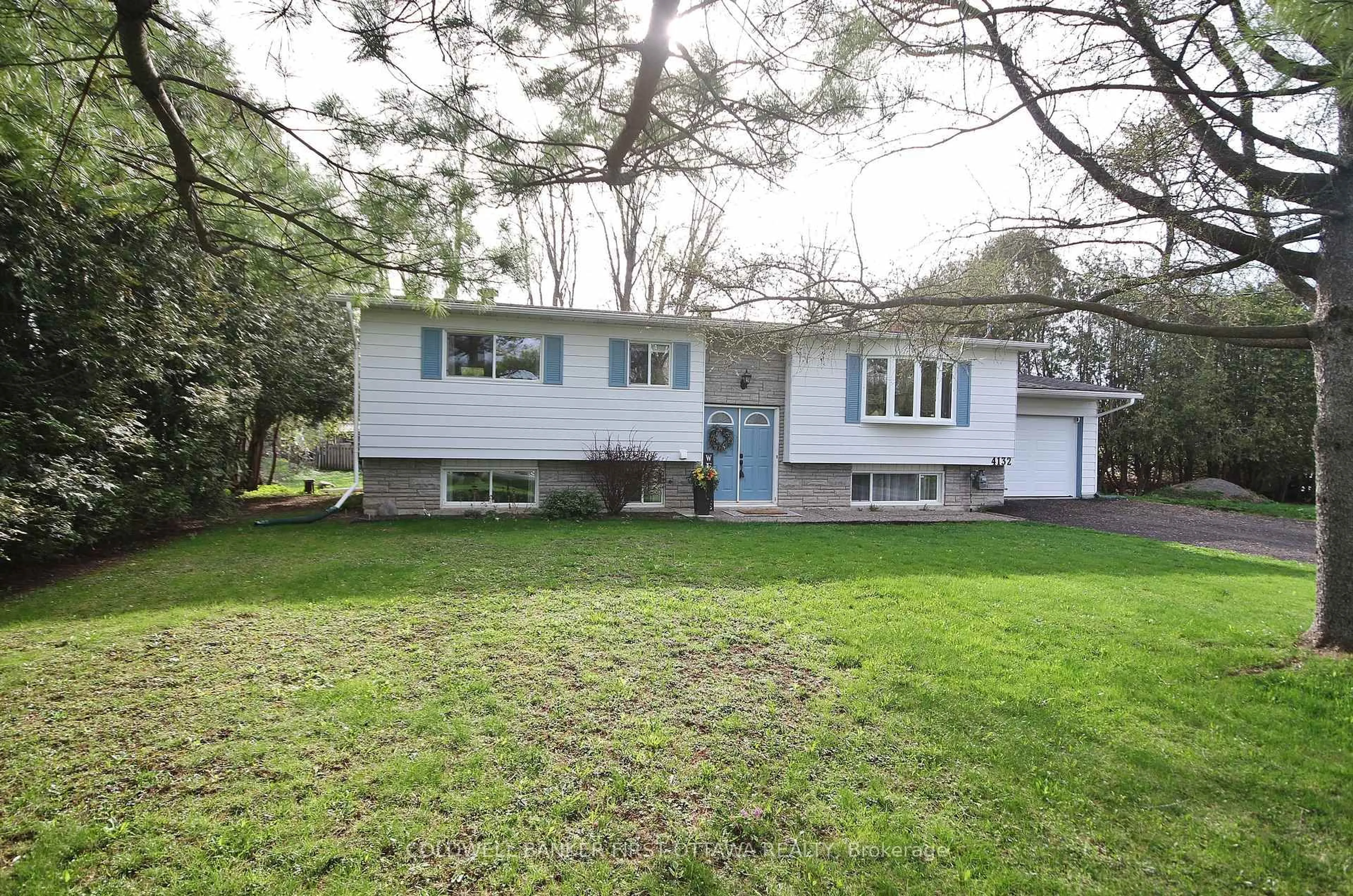 Home with vinyl exterior material, street for 4132 Broadway St, Vernon Ontario K0A 3J0