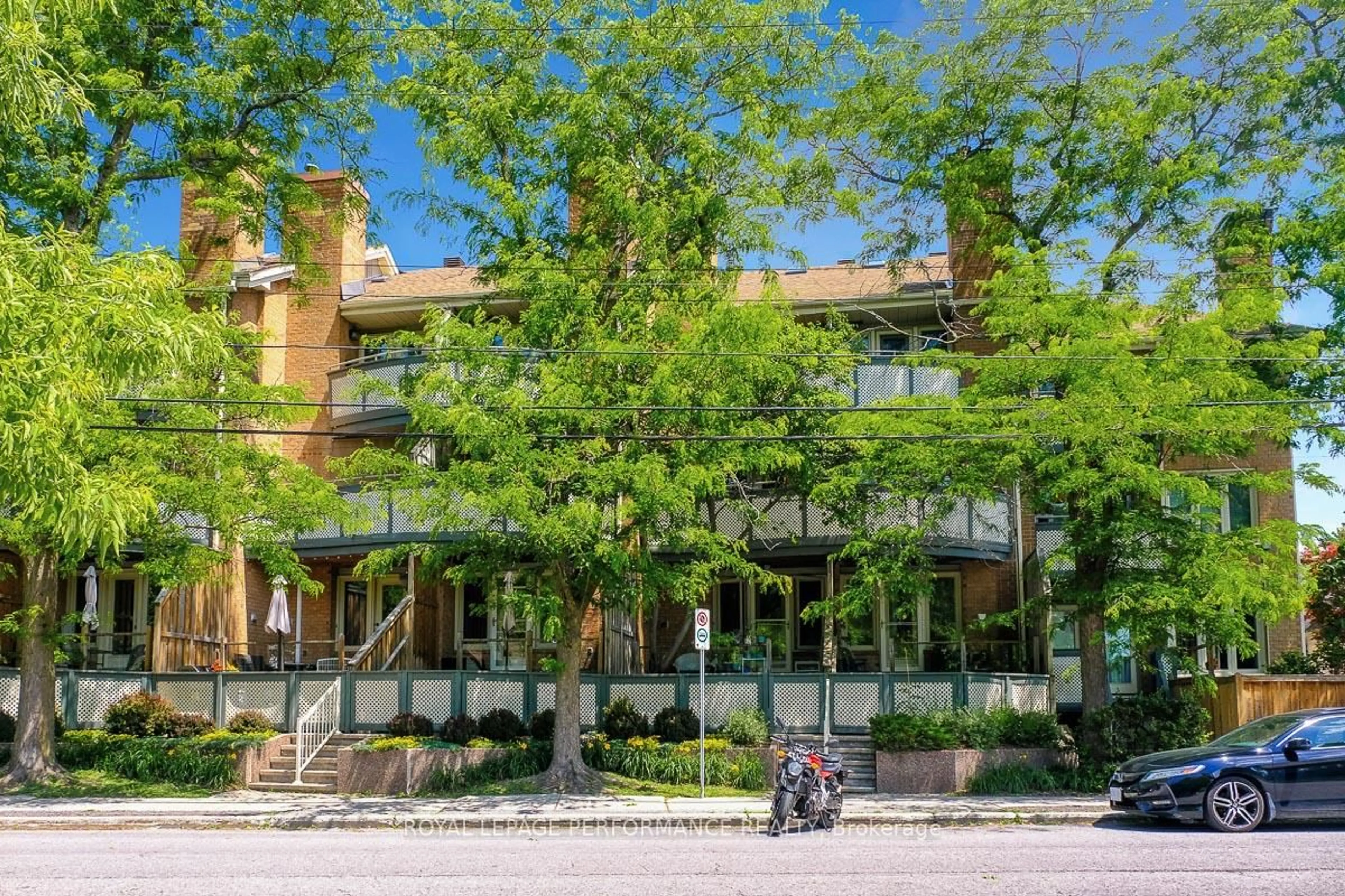 Patio, street for 2 Columbus Ave #14, Ottawa Ontario K1K 1R3