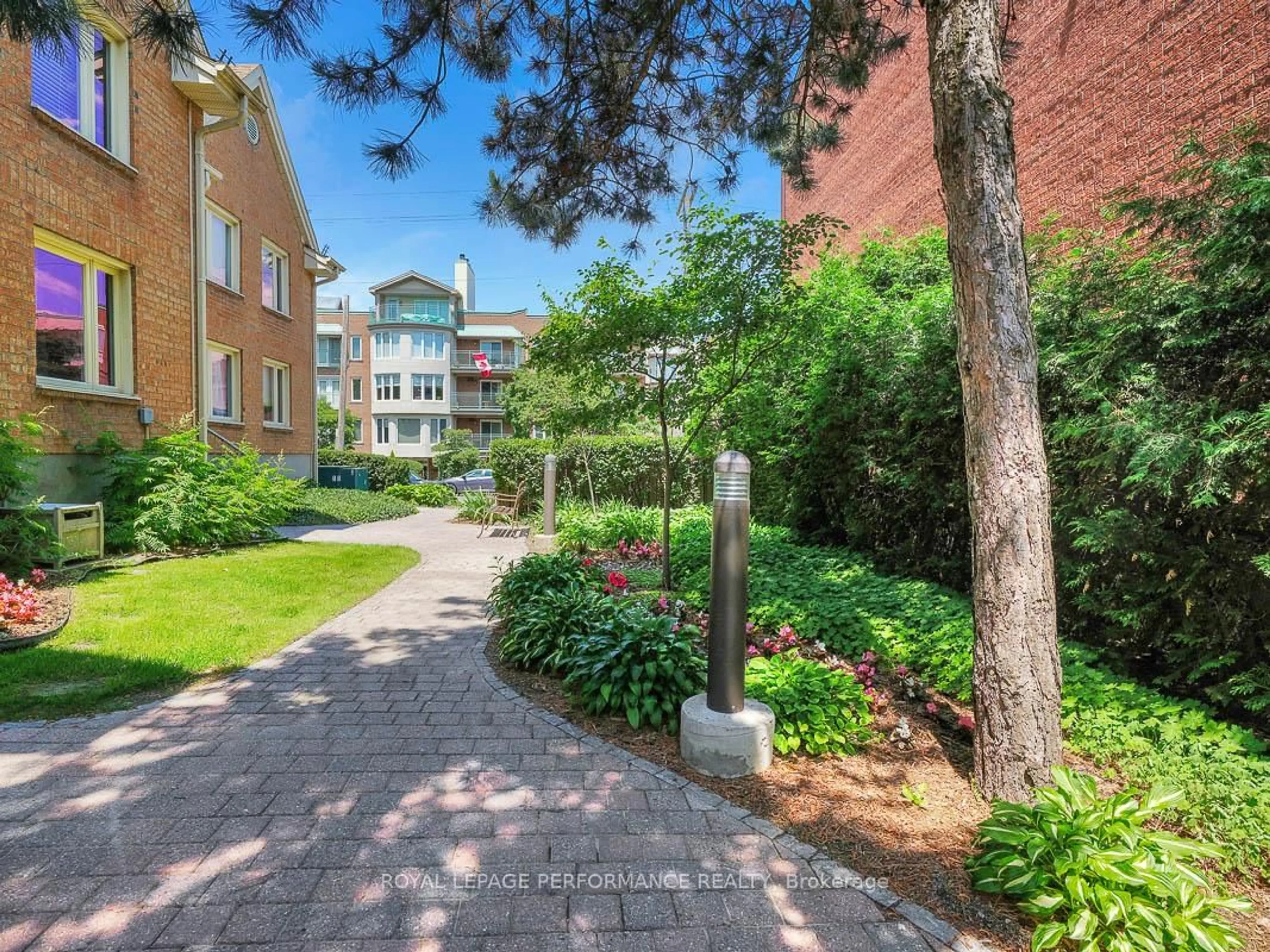 Unknown for 2 Columbus Ave #14, Ottawa Ontario K1K 1R3