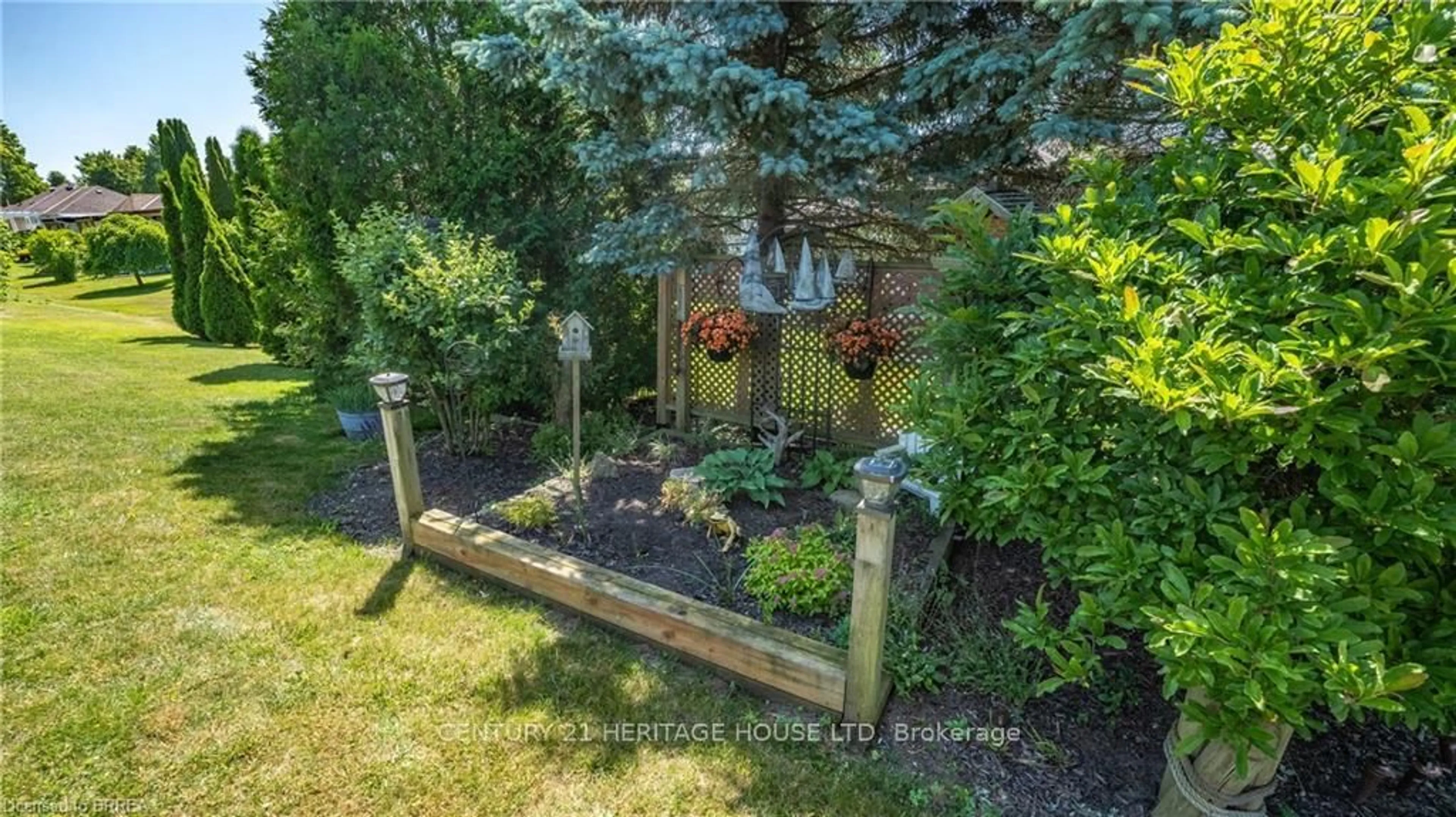 Patio, street for 21 Long Point Blvd, Norfolk Ontario N0E 1M0