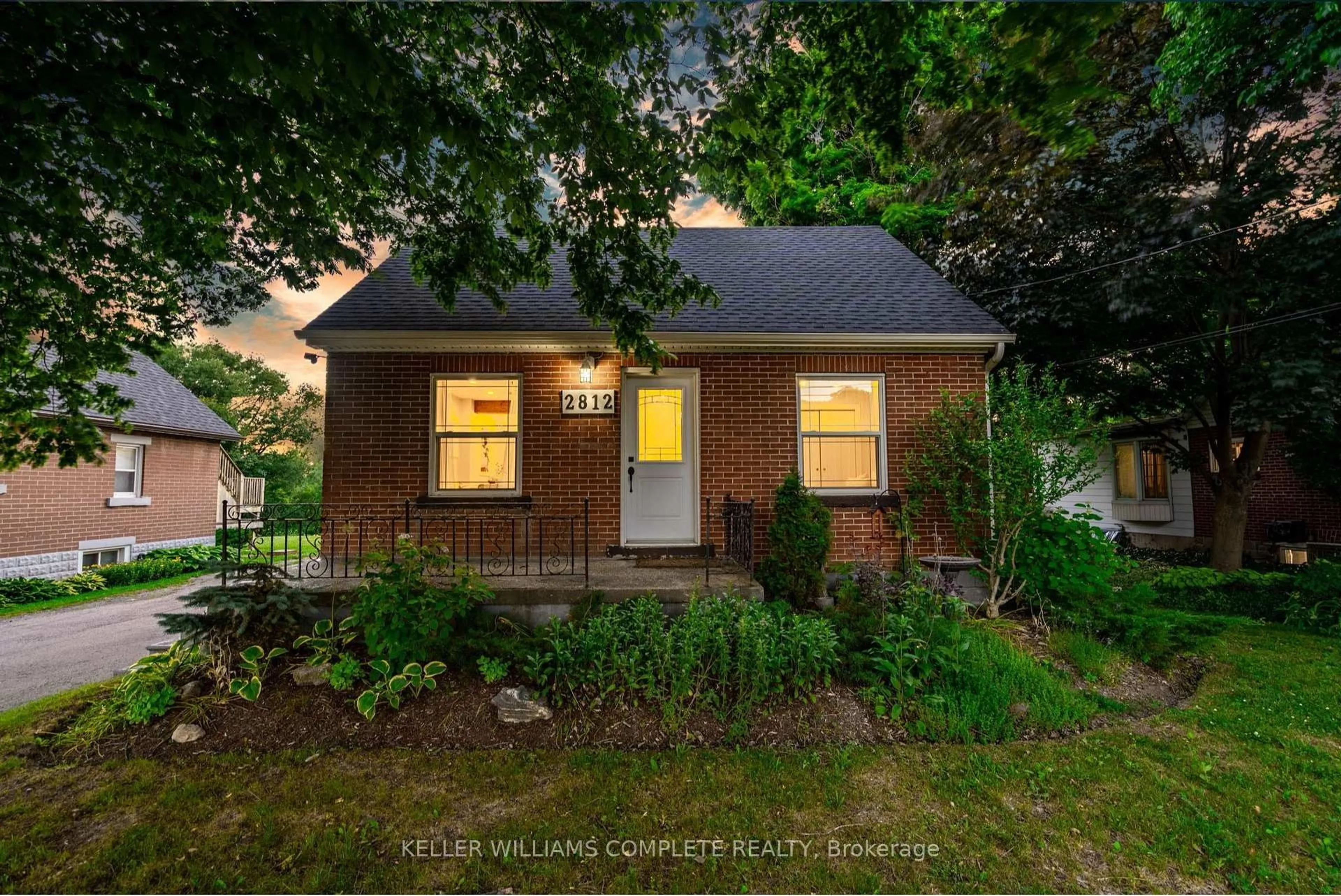 Home with brick exterior material, street for 2812 Upper James St, Hamilton Ontario L0R 1W0