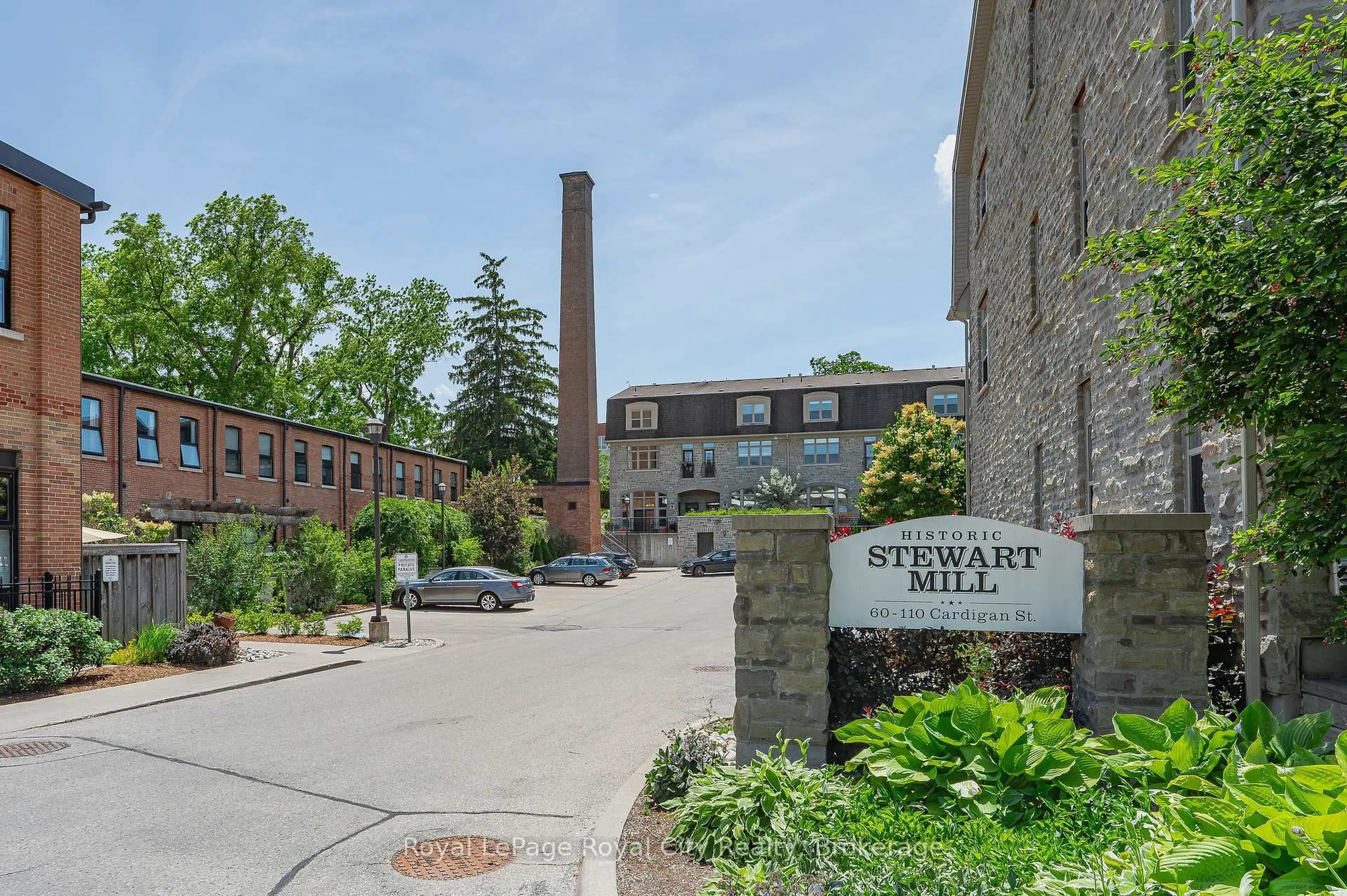 Patio, street for 62B CARDIGAN St, Guelph Ontario N1H 0A4