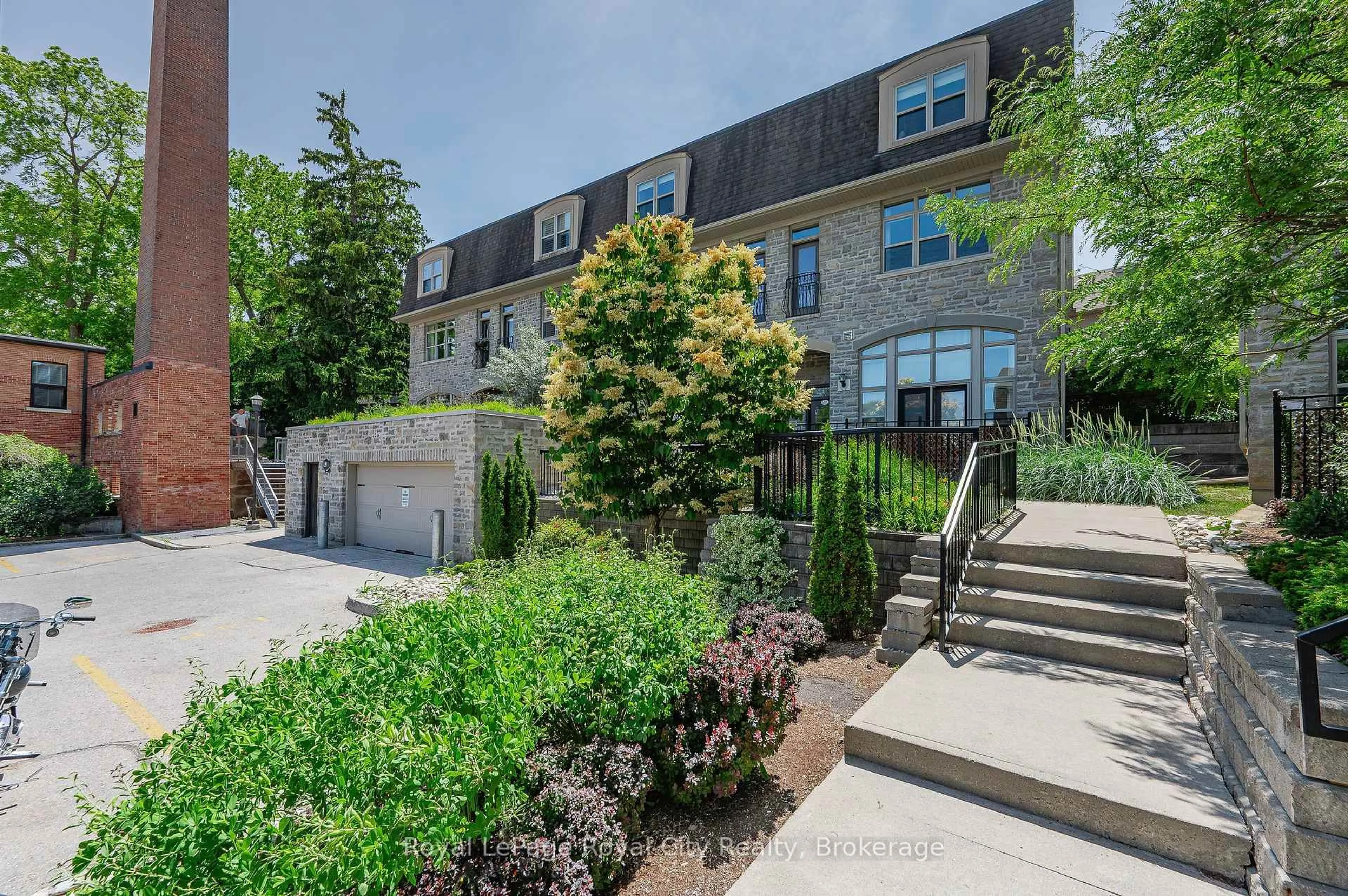 Unknown for 62B CARDIGAN St, Guelph Ontario N1H 0A4