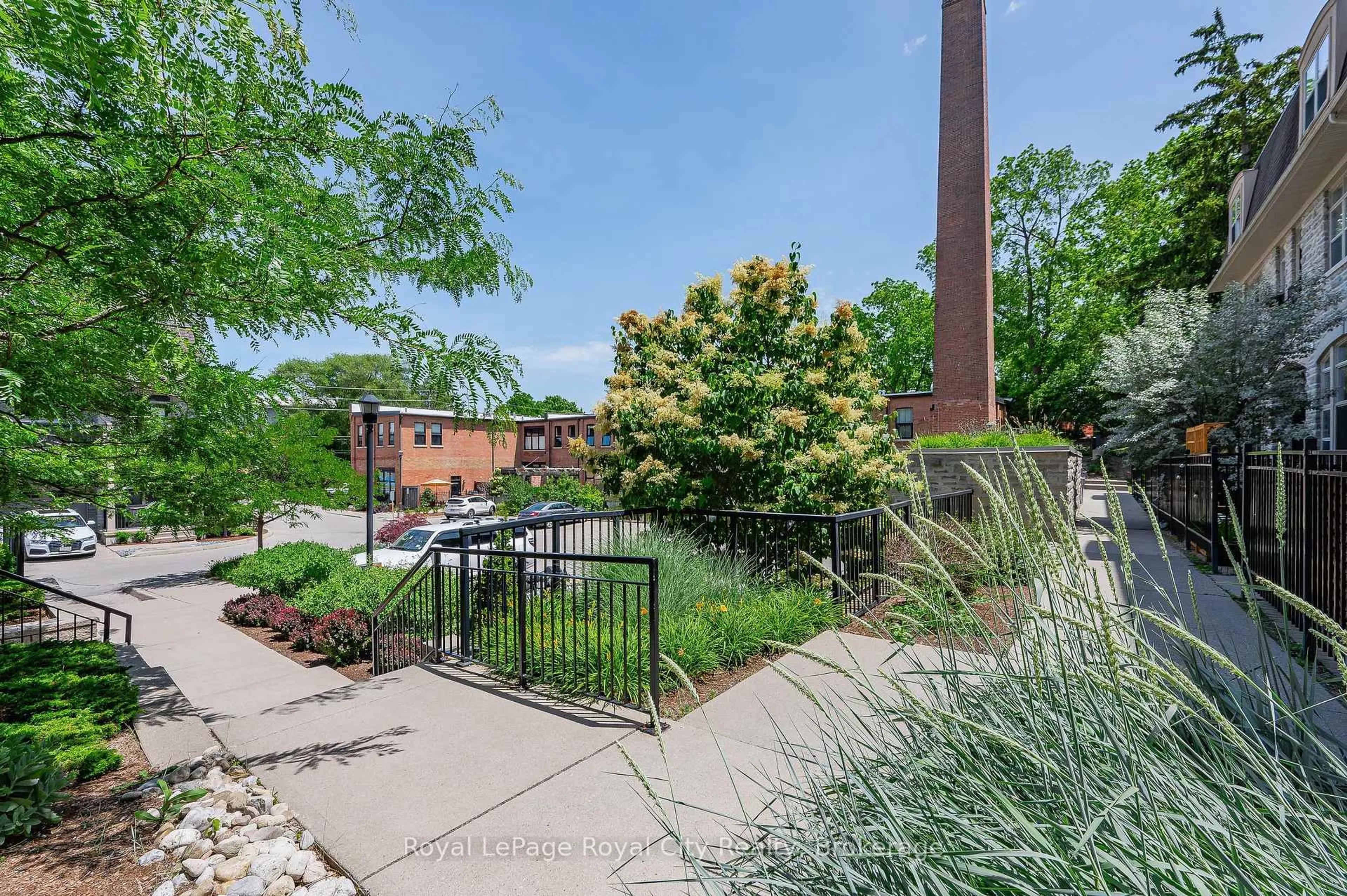 Patio, street for 62B CARDIGAN St, Guelph Ontario N1H 0A4