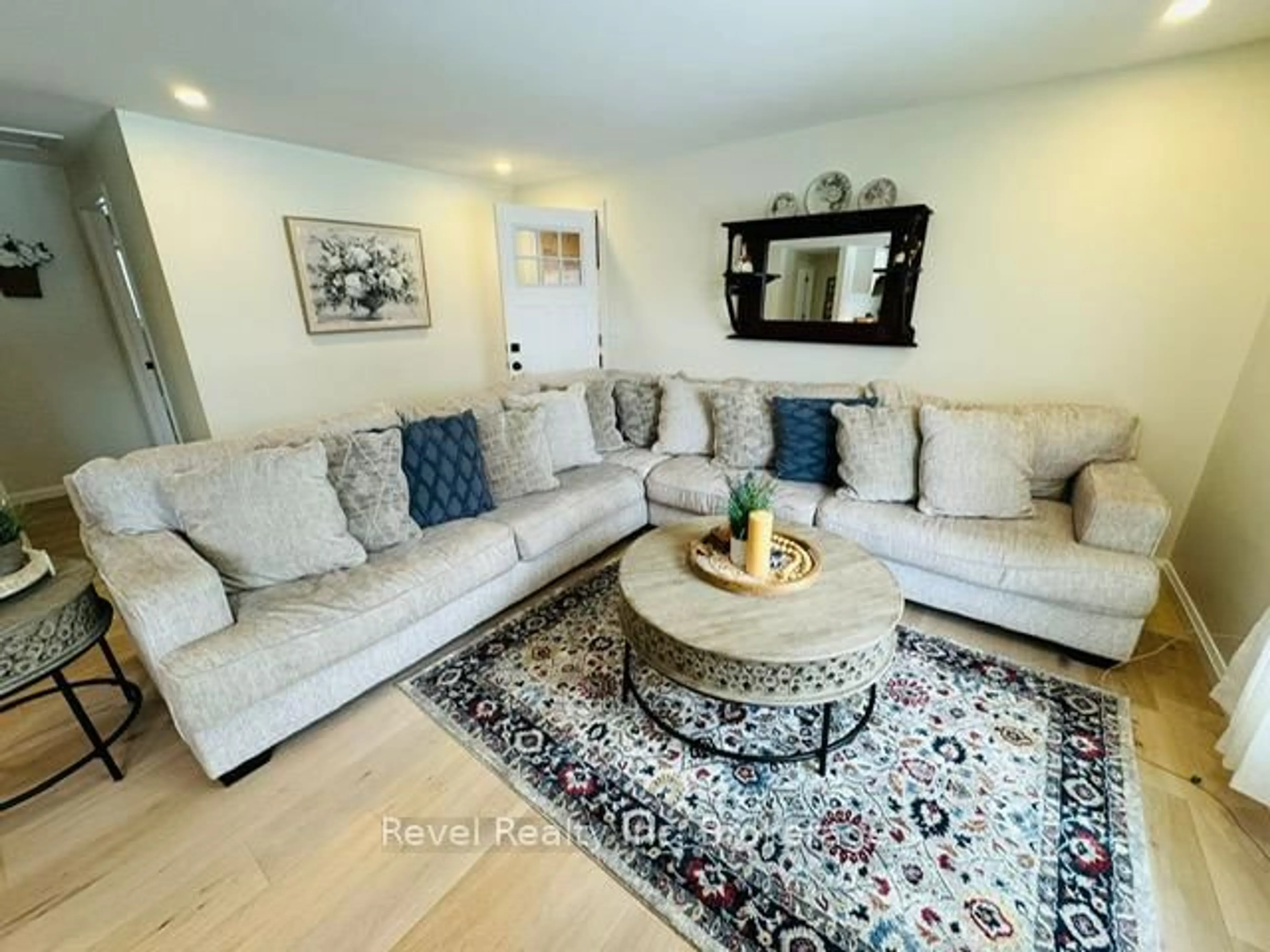 Living room with furniture, unknown for 541 DONALD St, Mattawa Ontario P0H 1V0
