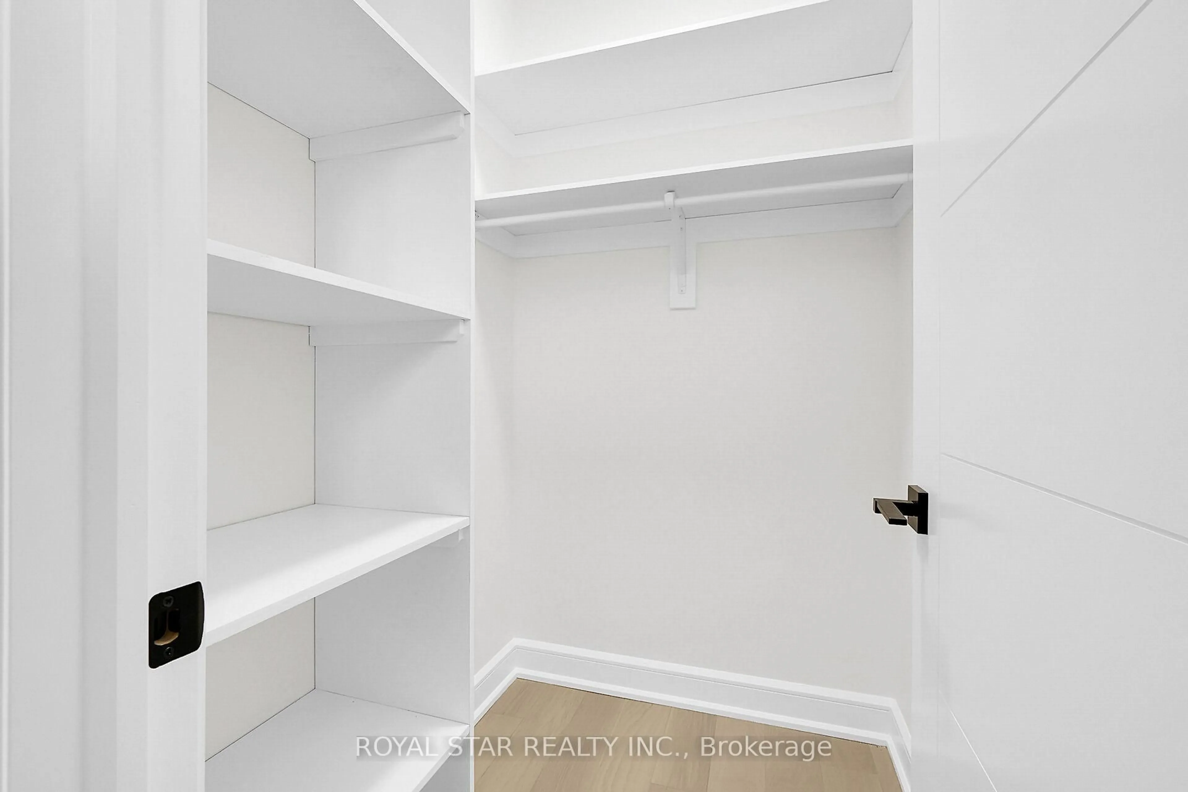 Storage room or clothes room or walk-in closet for 553 Mutual St, Ottawa Ontario K1K 1C5