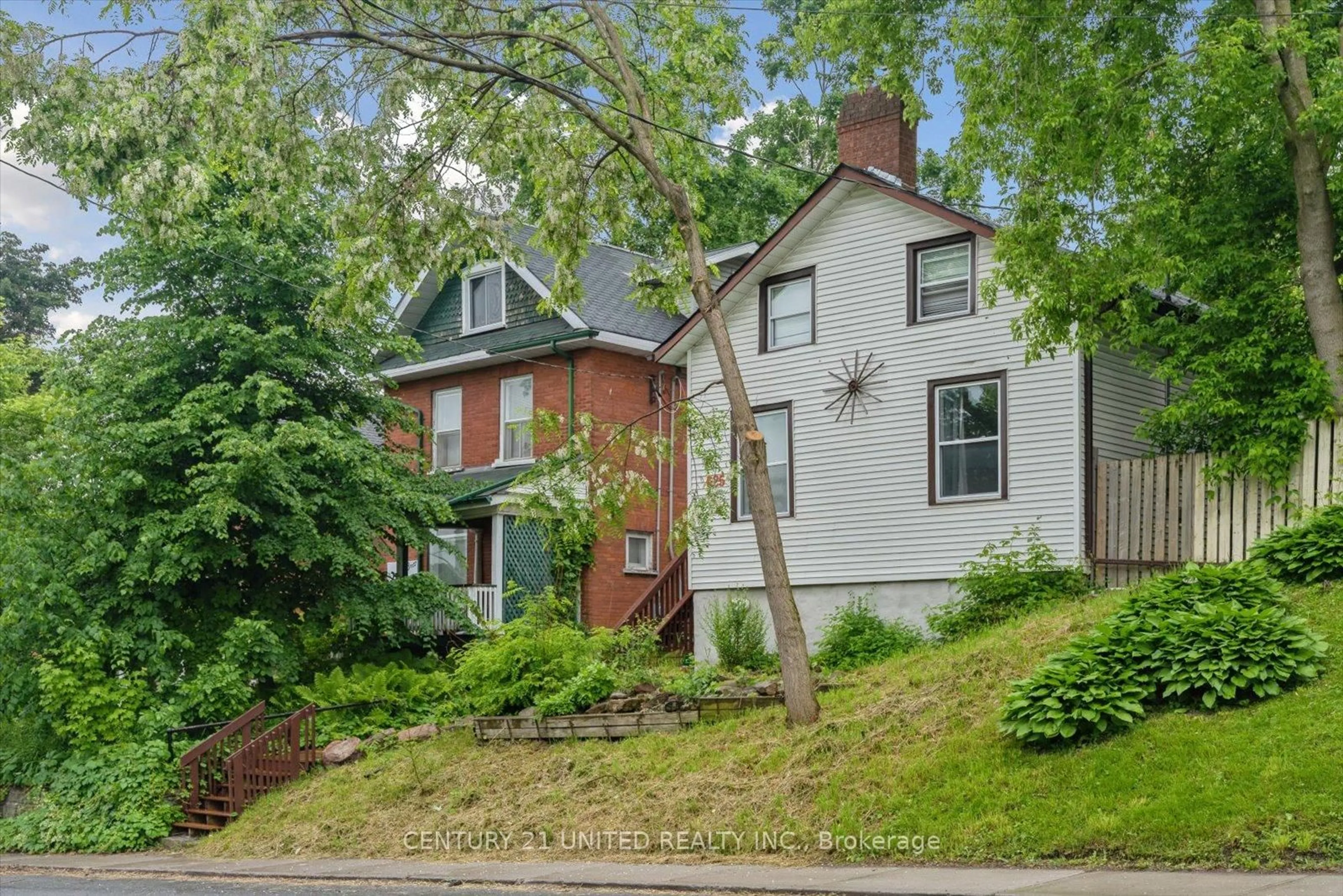 Home with brick exterior material, street for 625 Aylmer St, Peterborough Central Ontario K9H 3X2