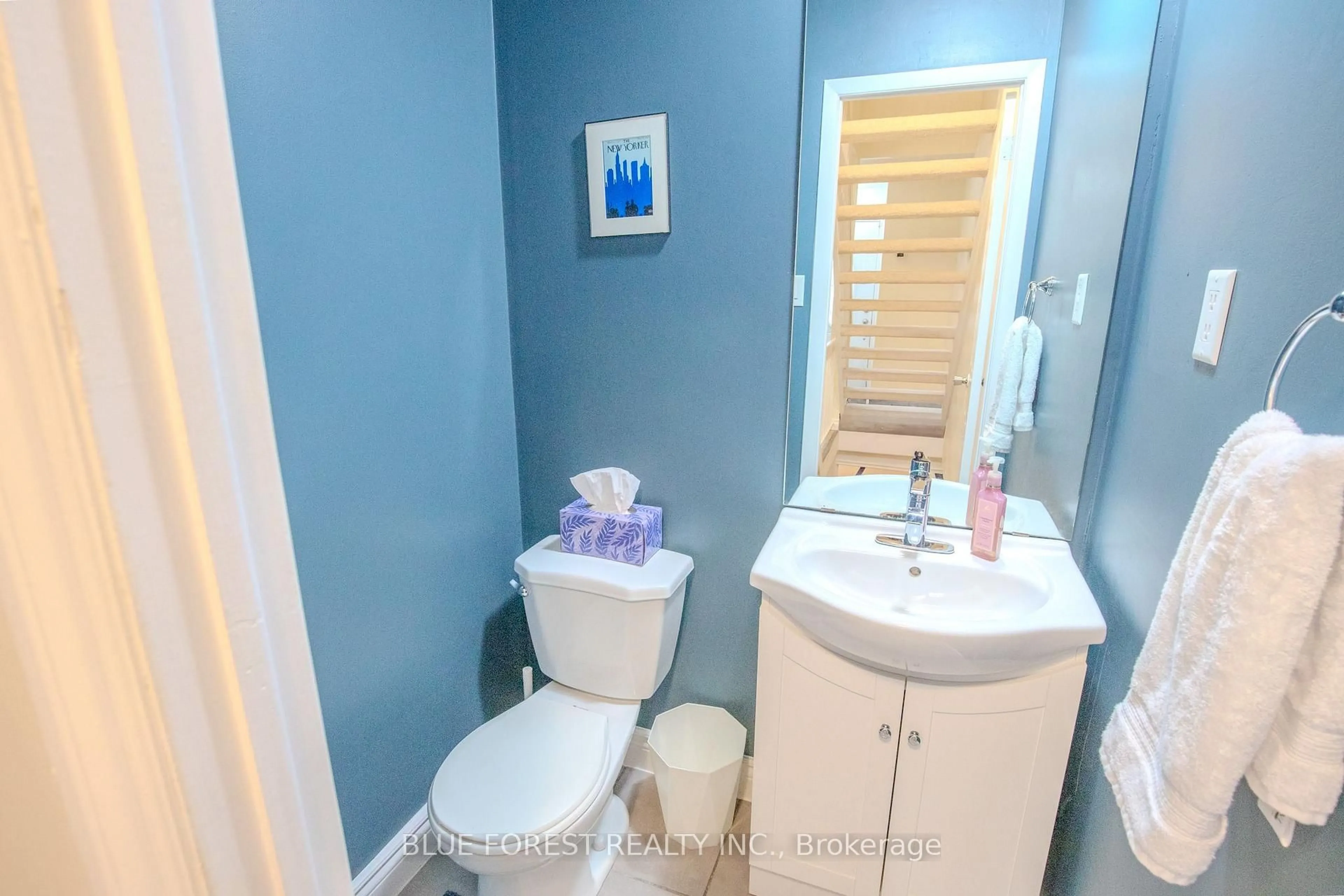 Standard bathroom, ceramic/tile floor for 101 Highview Ave #41, London South Ontario N6C 5G4