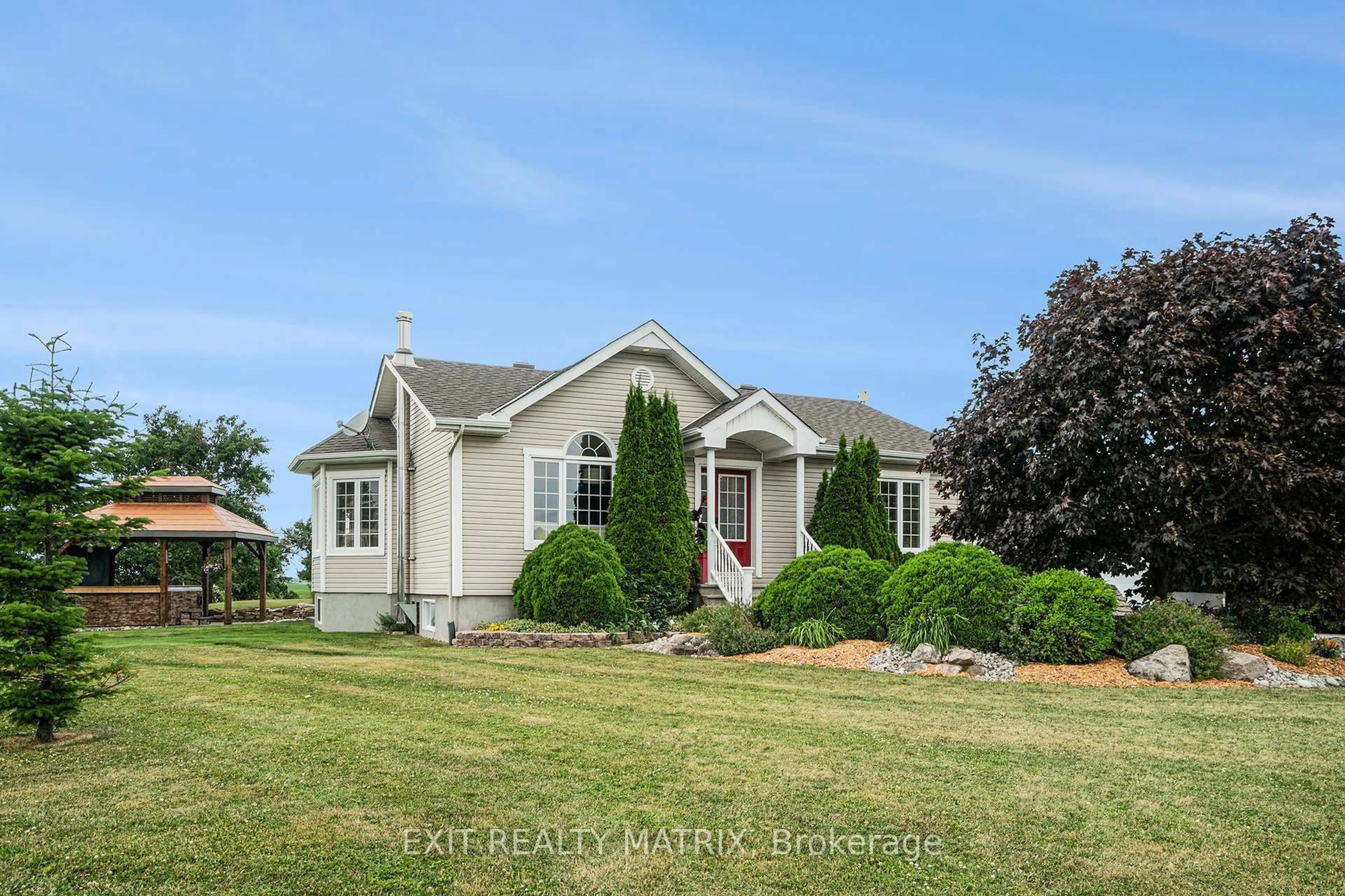 Home with vinyl exterior material, water/lake/river/ocean view for 2713 County Road 3 Rd, The Nation Ontario K0C 2B0