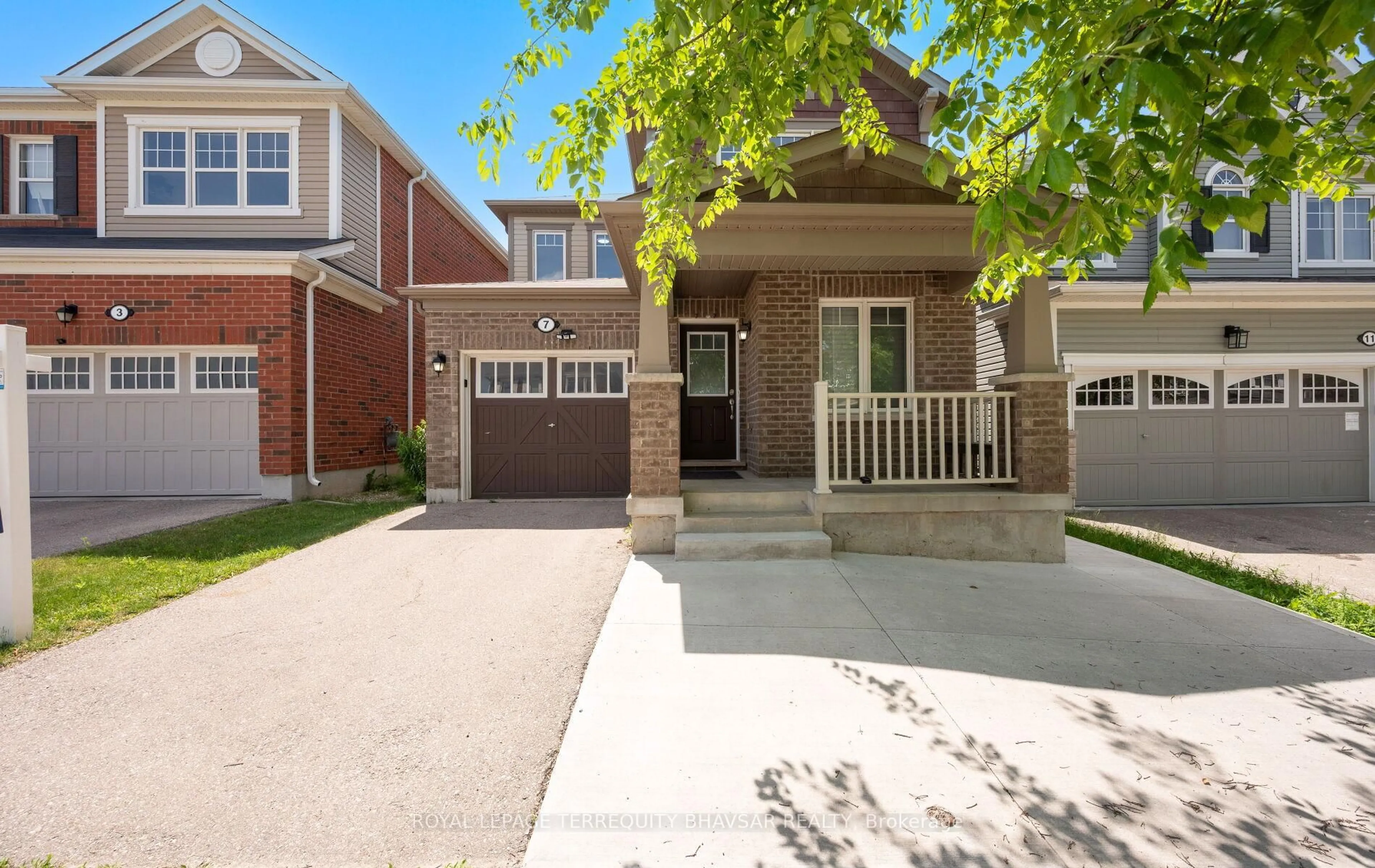 Home with brick exterior material, street for 7 Shoreacres Dr, Kitchener Ontario N2R 0K7