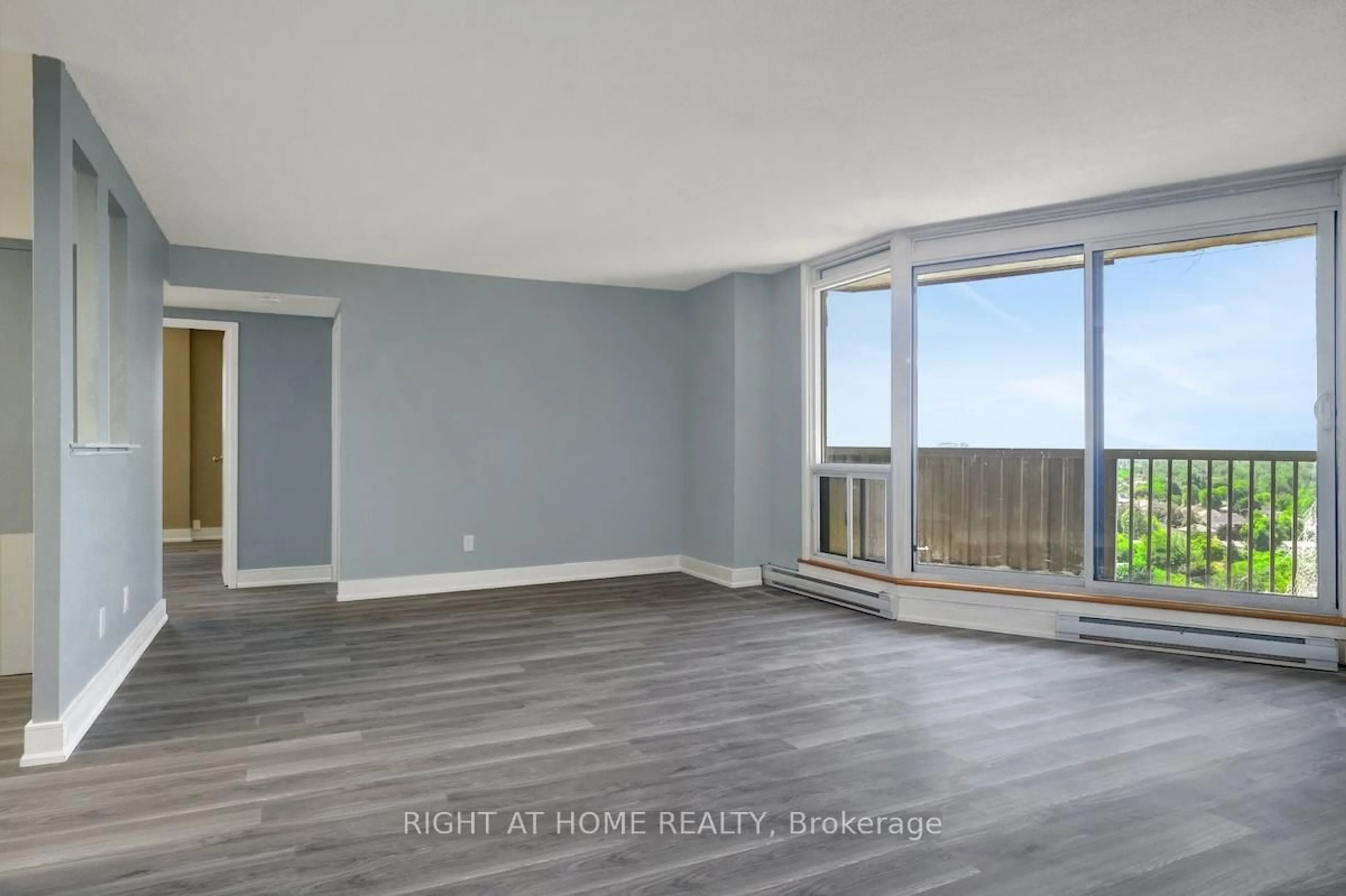 A pic of a room for 900 Dynes Rd #1706, Ottawa Ontario K2C 3L6
