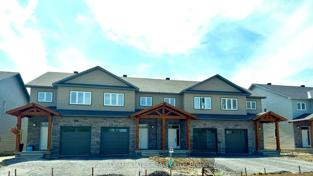 355 VOYAGEUR Pl, Russell 2