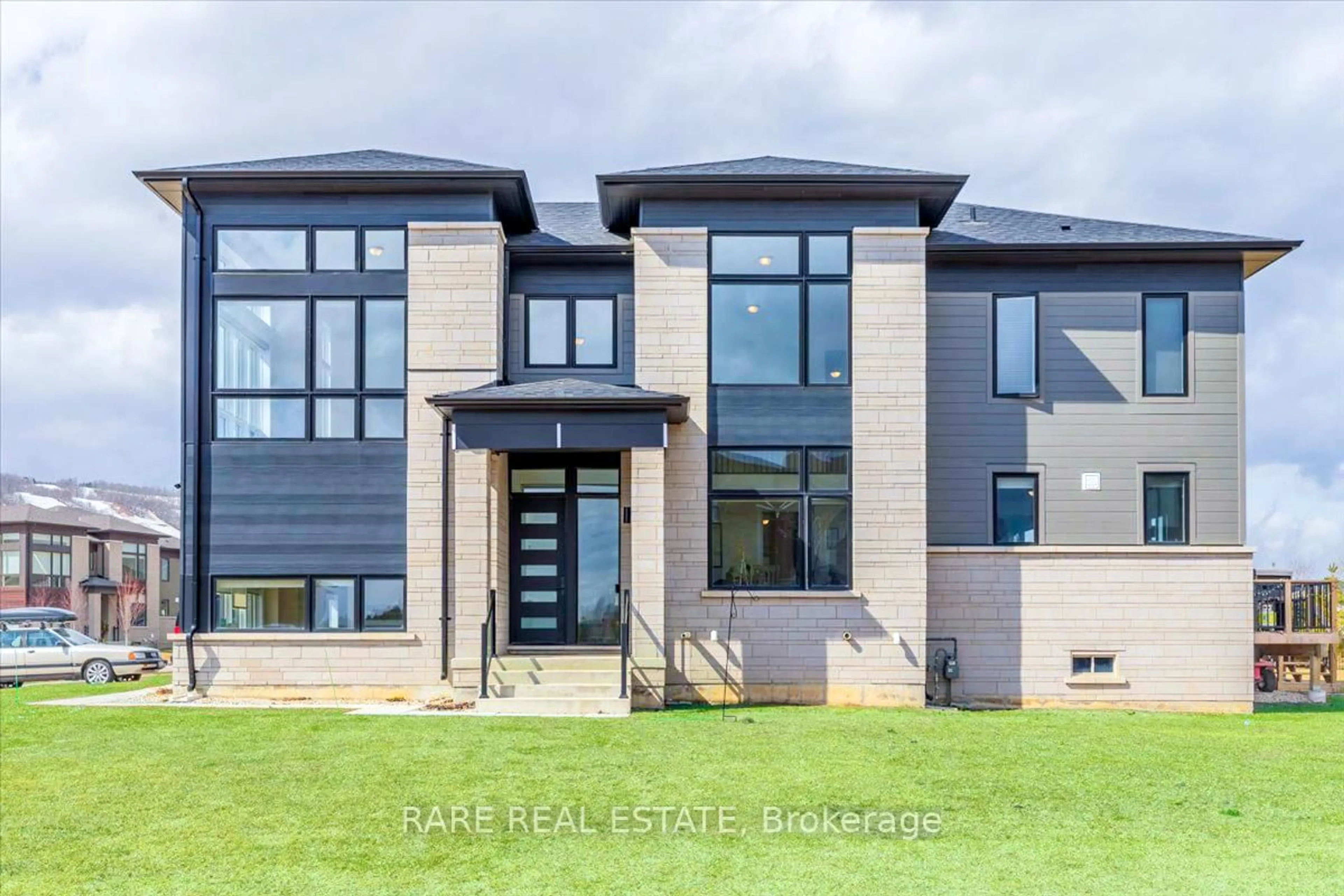 Home with brick exterior material, unknown for 120 Stoneleigh Dr, Blue Mountains Ontario L9Y 5J6