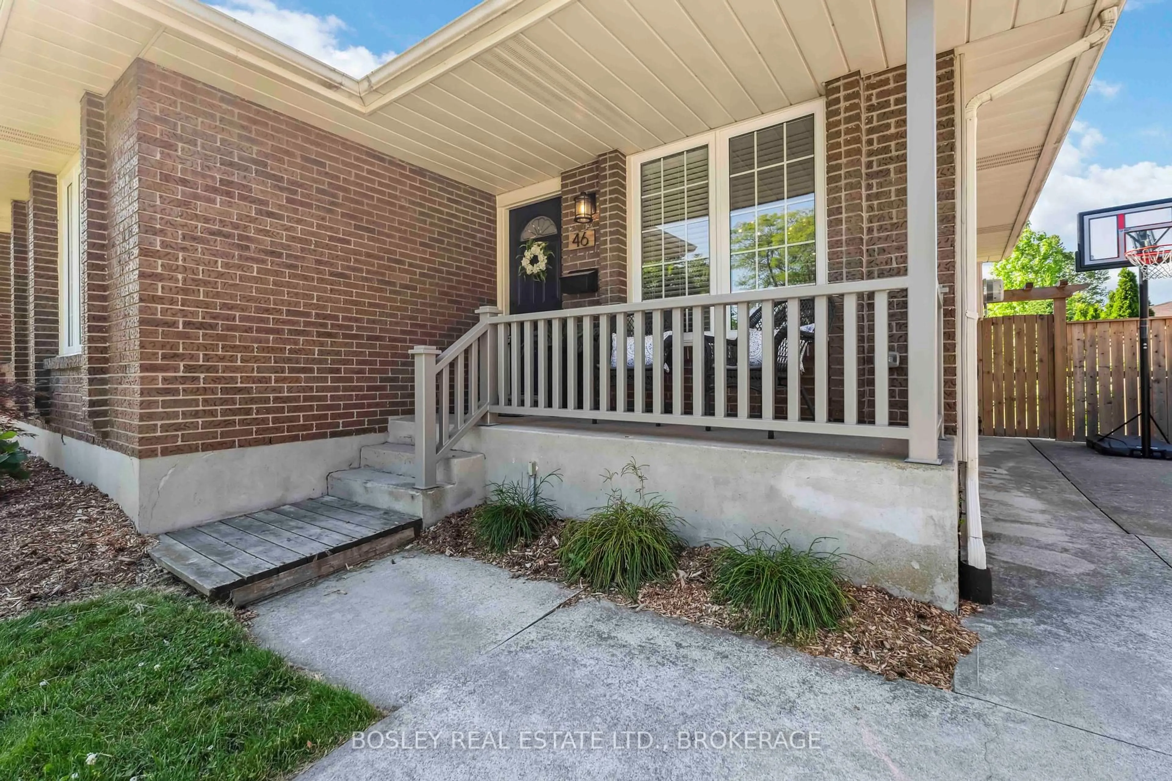 Unknown for 46 Fir Ave, St. Catharines Ontario L2P 1C2