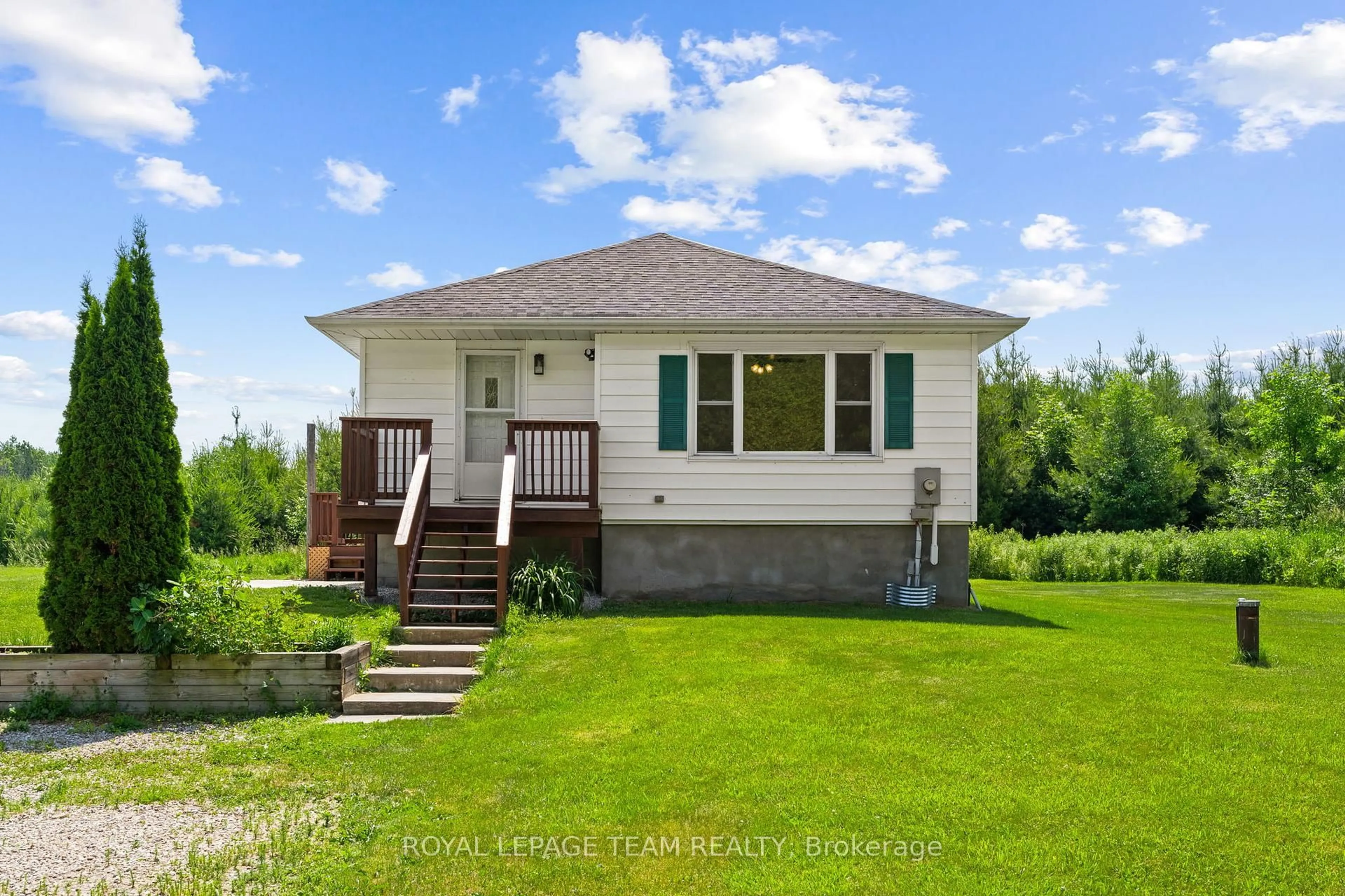 Home with vinyl exterior material, unknown for 1523 Drummond Con 6b Rd, Perth Ontario K7H 3C8