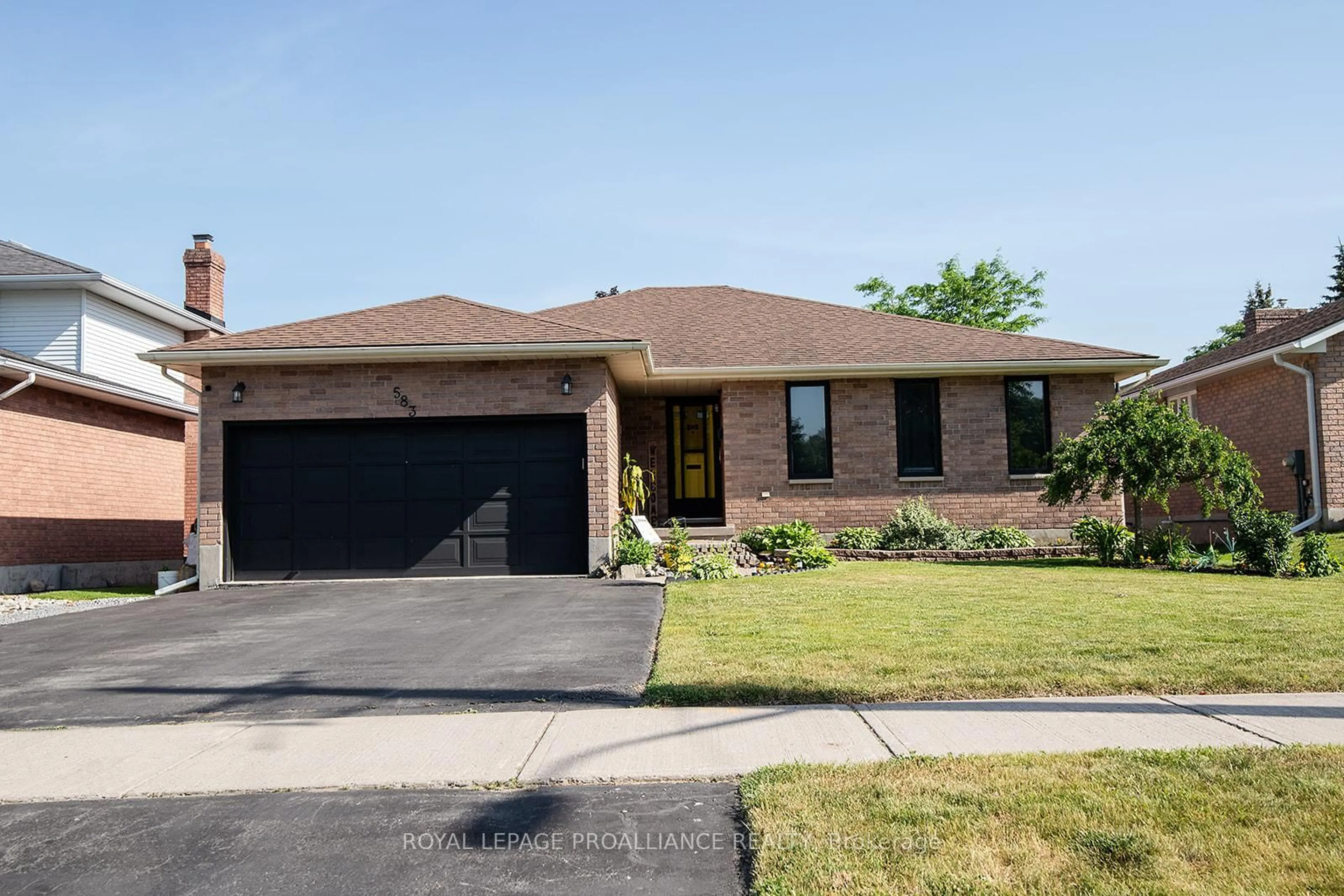 Home with brick exterior material, street for 583 Victoria Ave, Belleville Ontario K8N 2G8