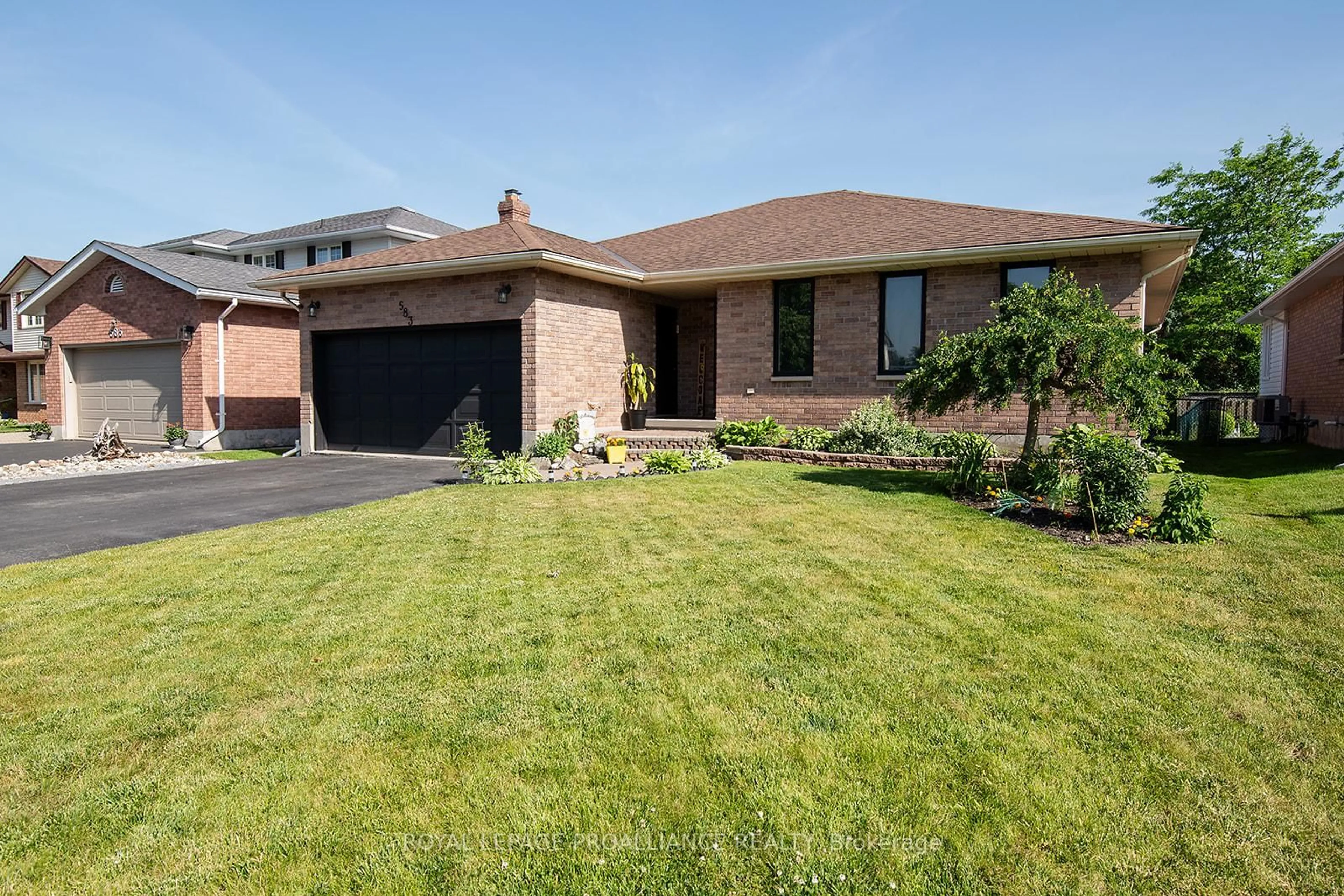Home with brick exterior material, street for 583 Victoria Ave, Belleville Ontario K8N 2G8