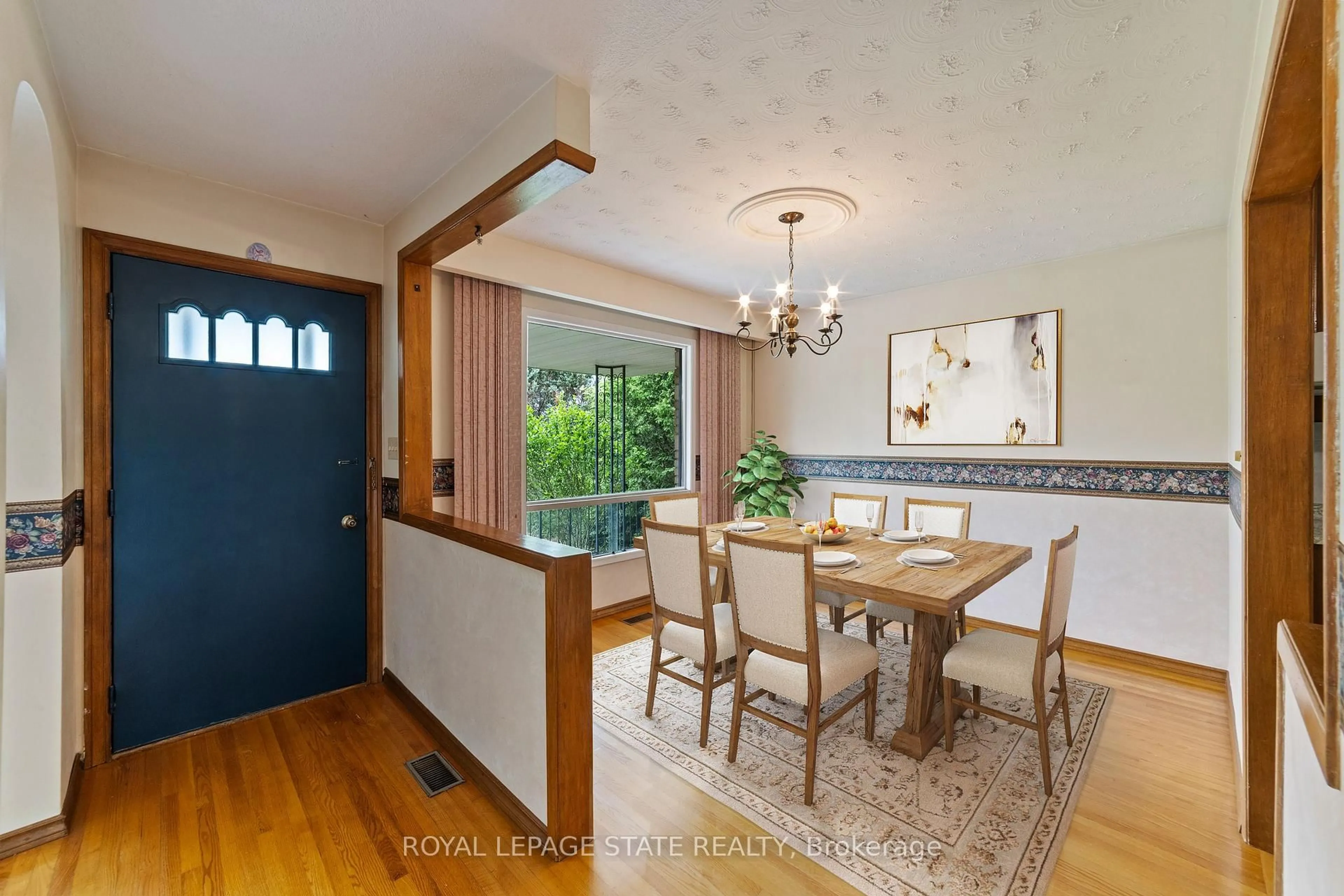 Dining room, unknown for 240 Mud St, Grimsby Ontario L0R 1M0