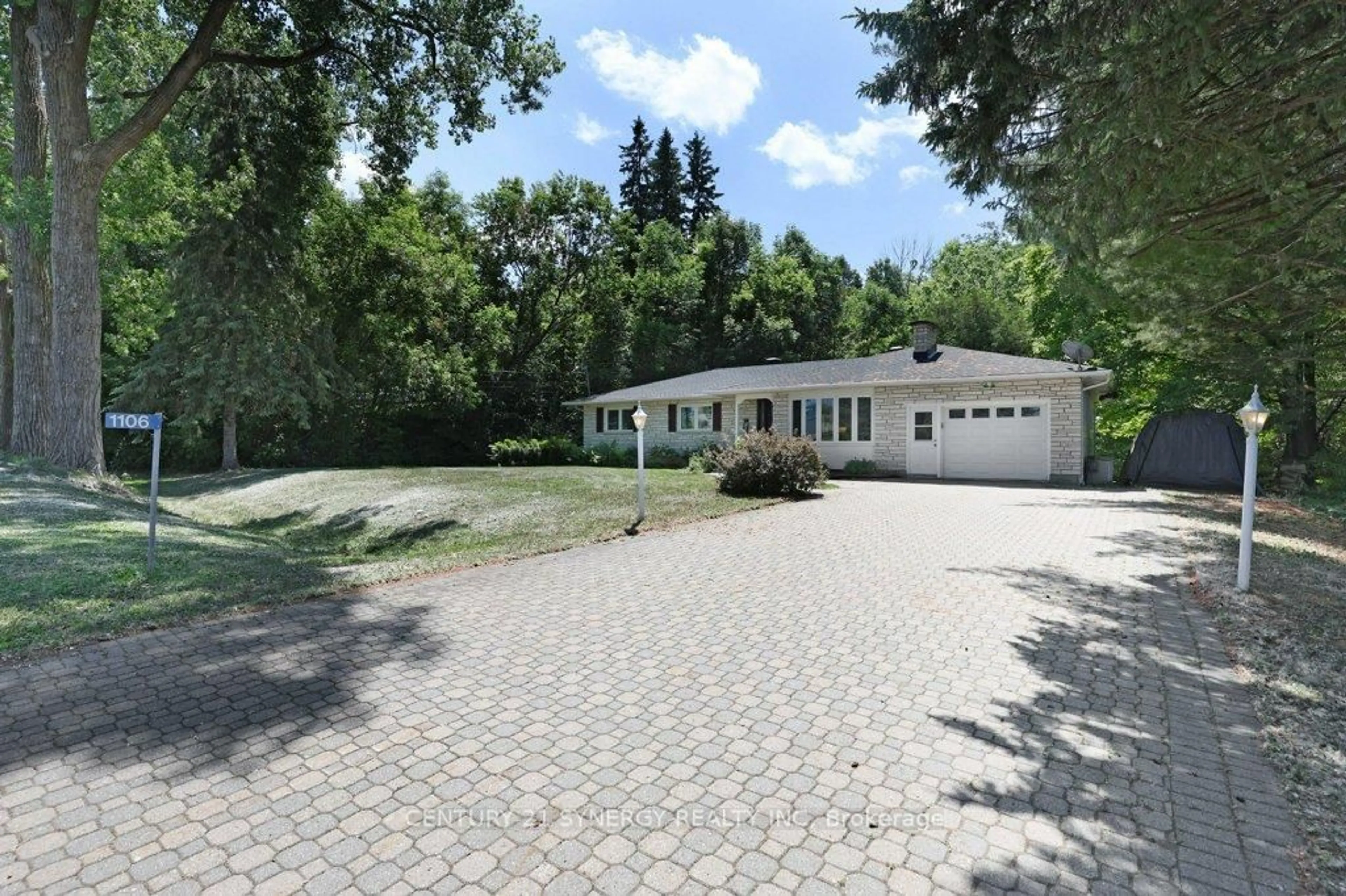 A pic from outside/outdoor area/front of a property/back of a property/a pic from drone, street for 1106 Dunning Rd, Orleans Ontario K4C 1P5