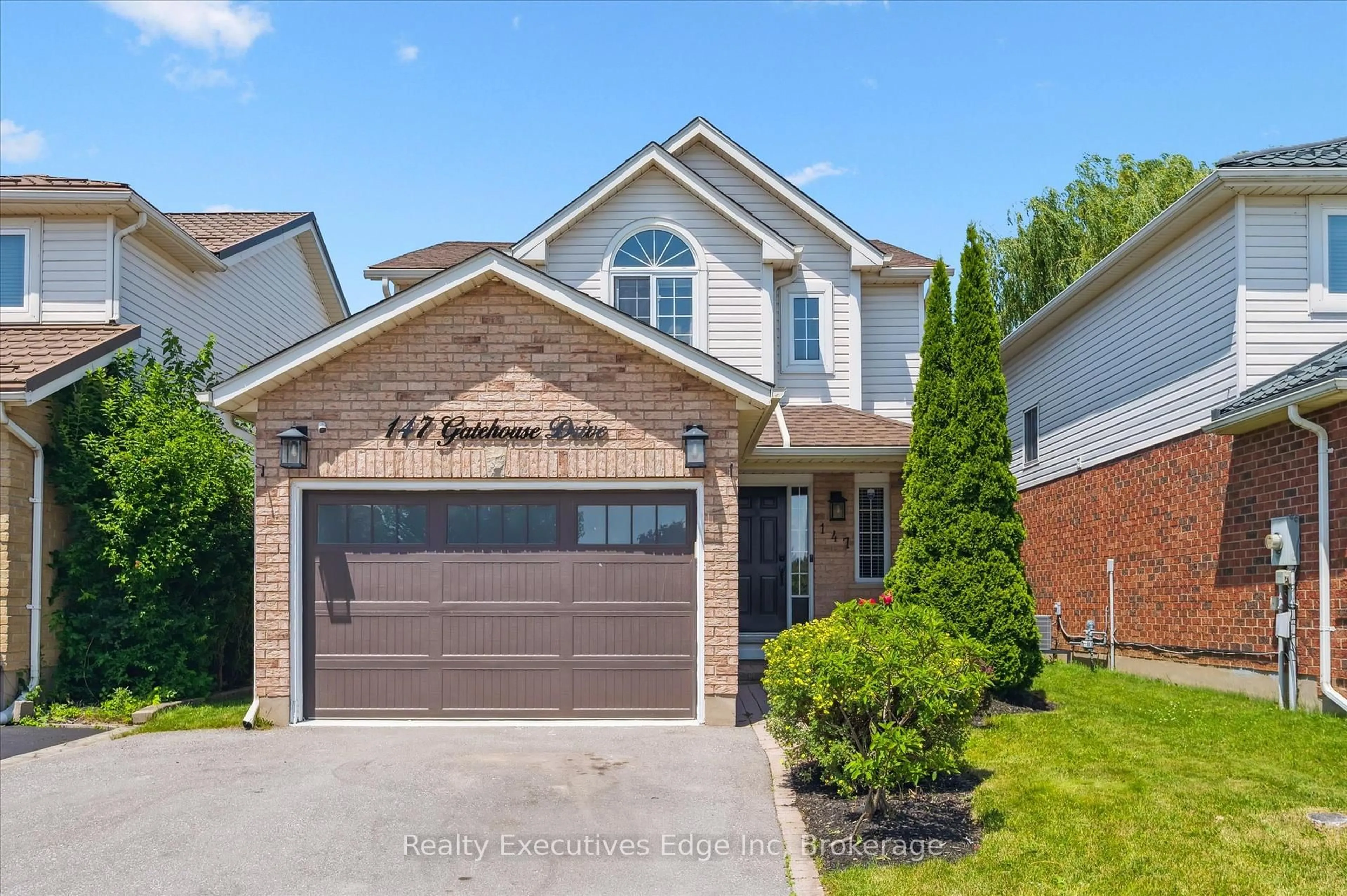 Home with brick exterior material, street for 147 Gatehouse Dr, Cambridge Ontario N1P 1E5