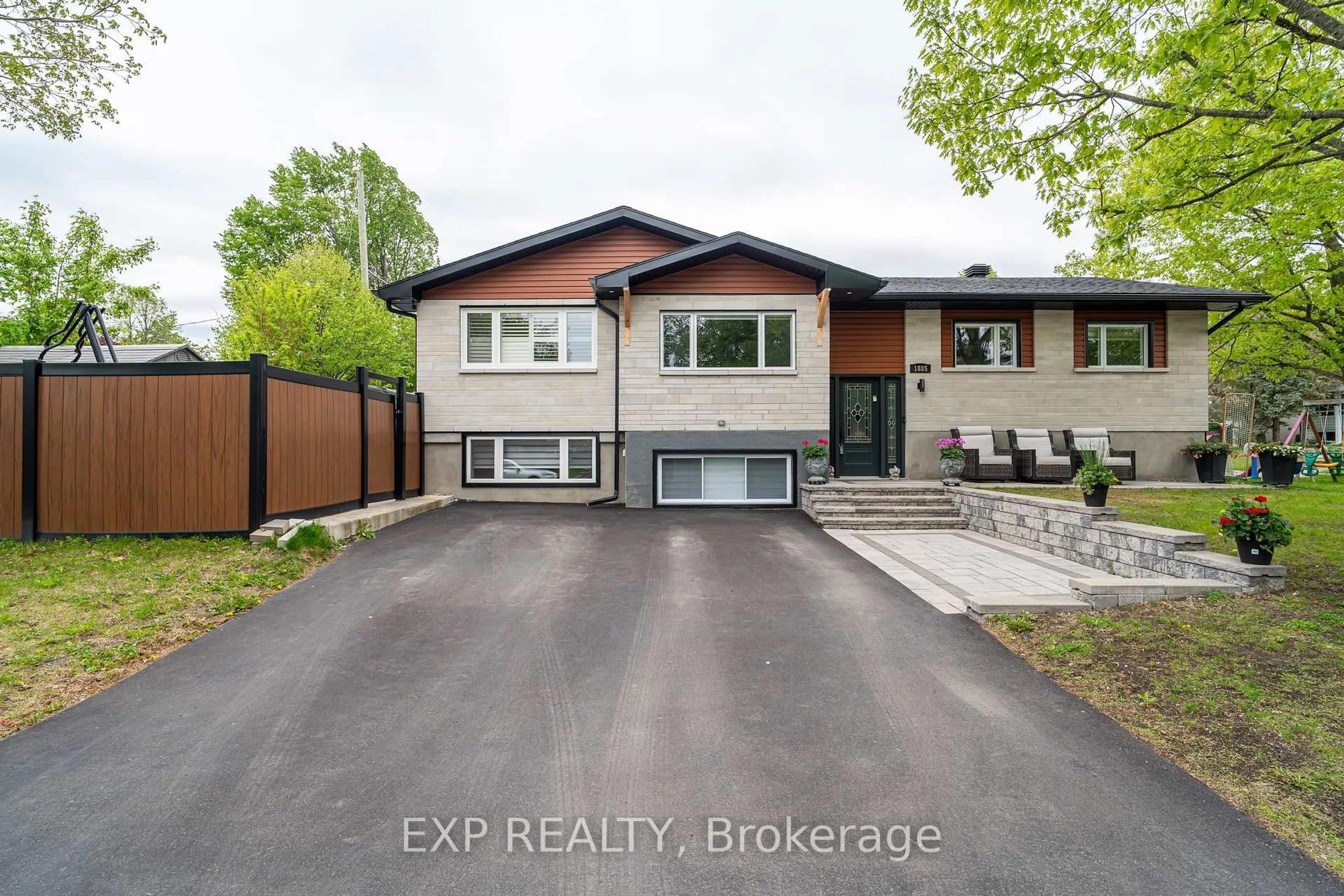 Unknown for 1885 Arizona Ave, Ottawa Ontario K1H 6Z5