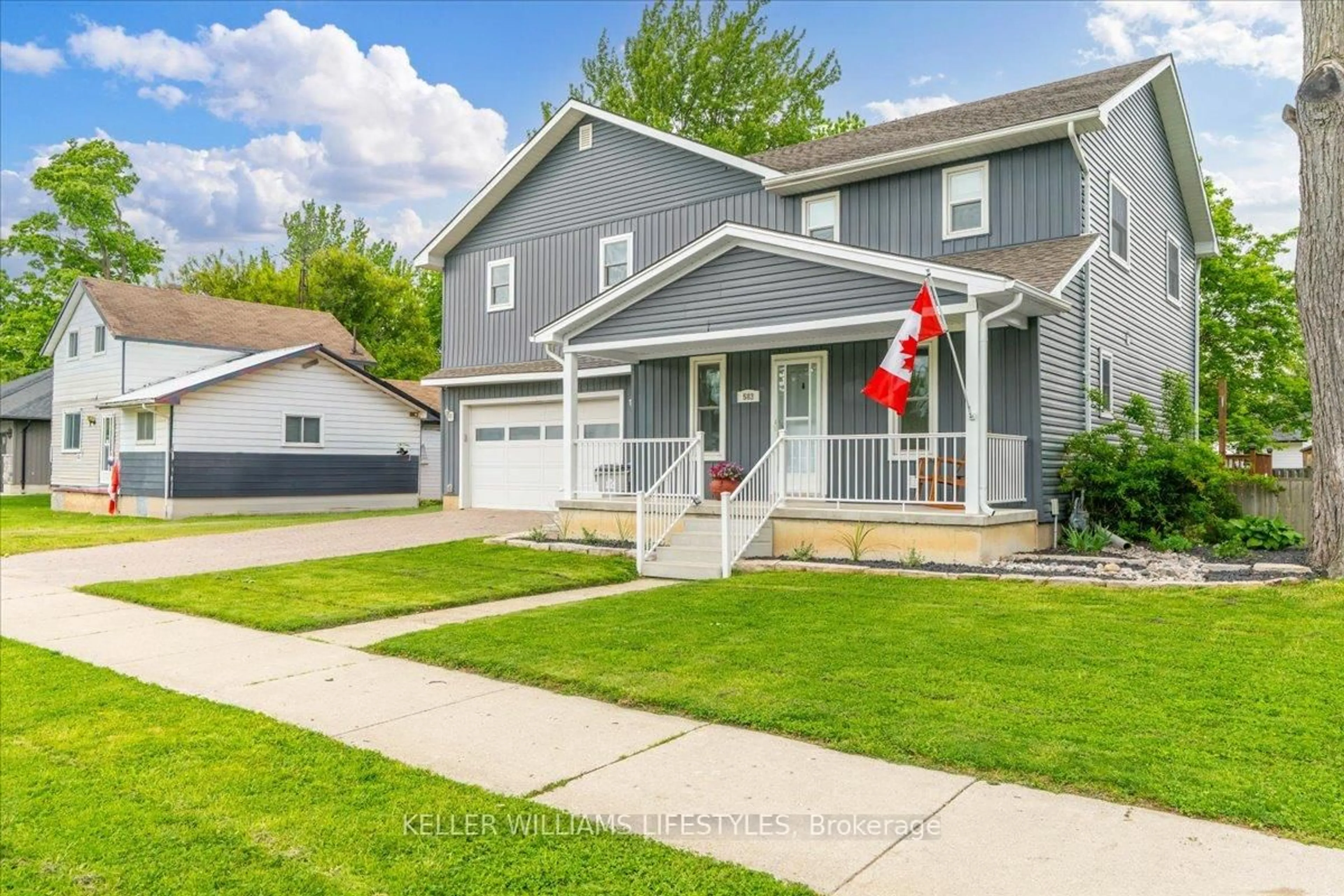 Home with vinyl exterior material, street for 583 ST.CLAIR St, Warwick Ontario N0M 2S0
