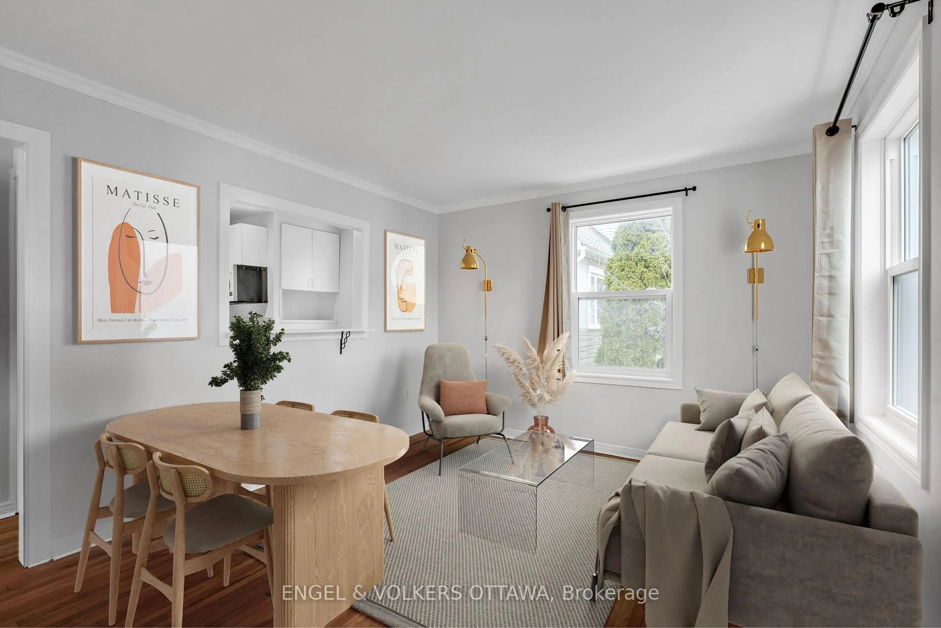 Living room with furniture, unknown for 141 Crerar Ave, Ottawa Ontario K1Z 7P4