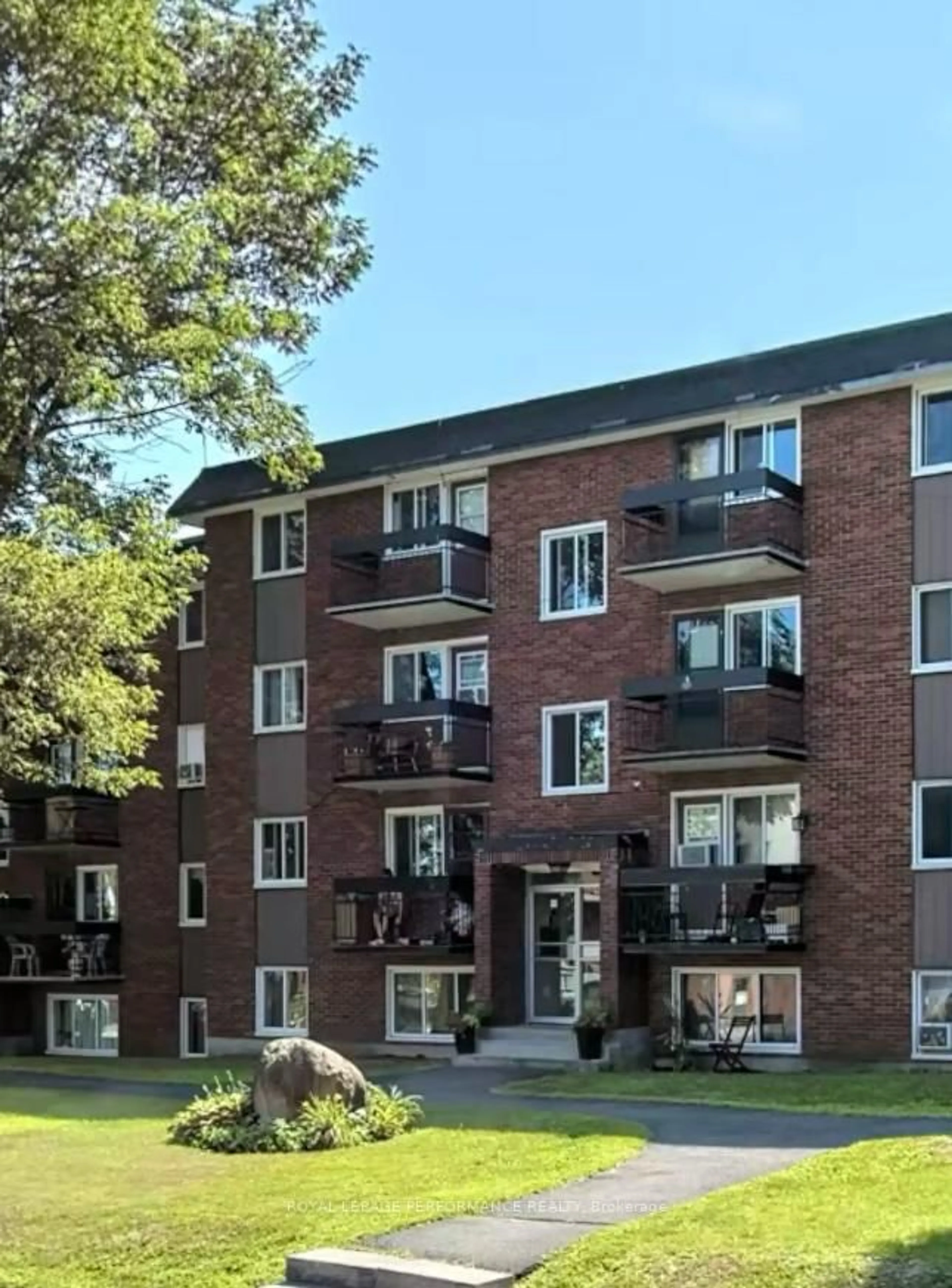 Unknown for 1045 Cartier Blvd #1, Hawkesbury Ontario K6A 2Y4