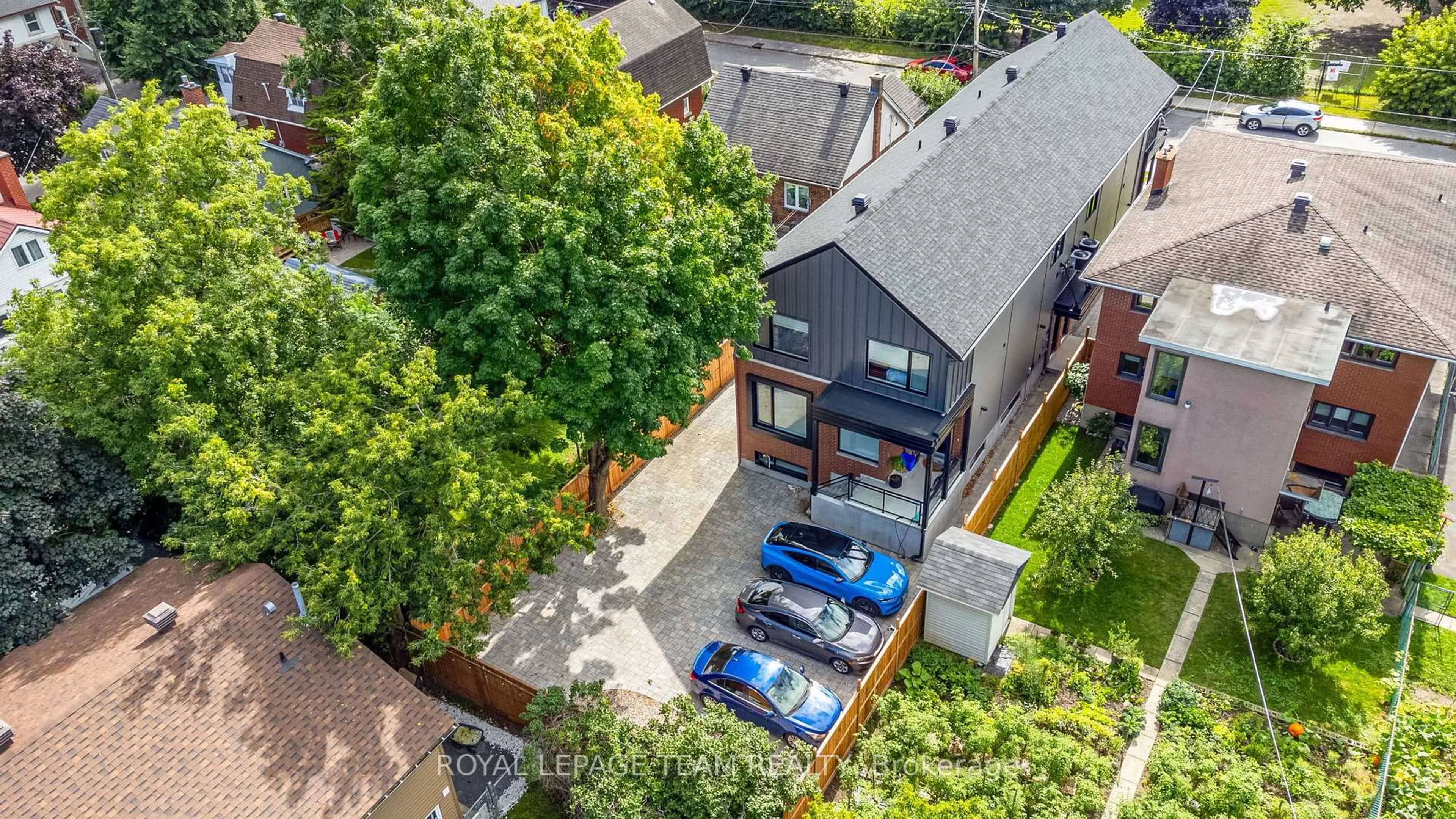A pic from outside/outdoor area/front of a property/back of a property/a pic from drone, street for 241 Breezehill Ave #B/B2, Ottawa Ontario K1Y 2J2