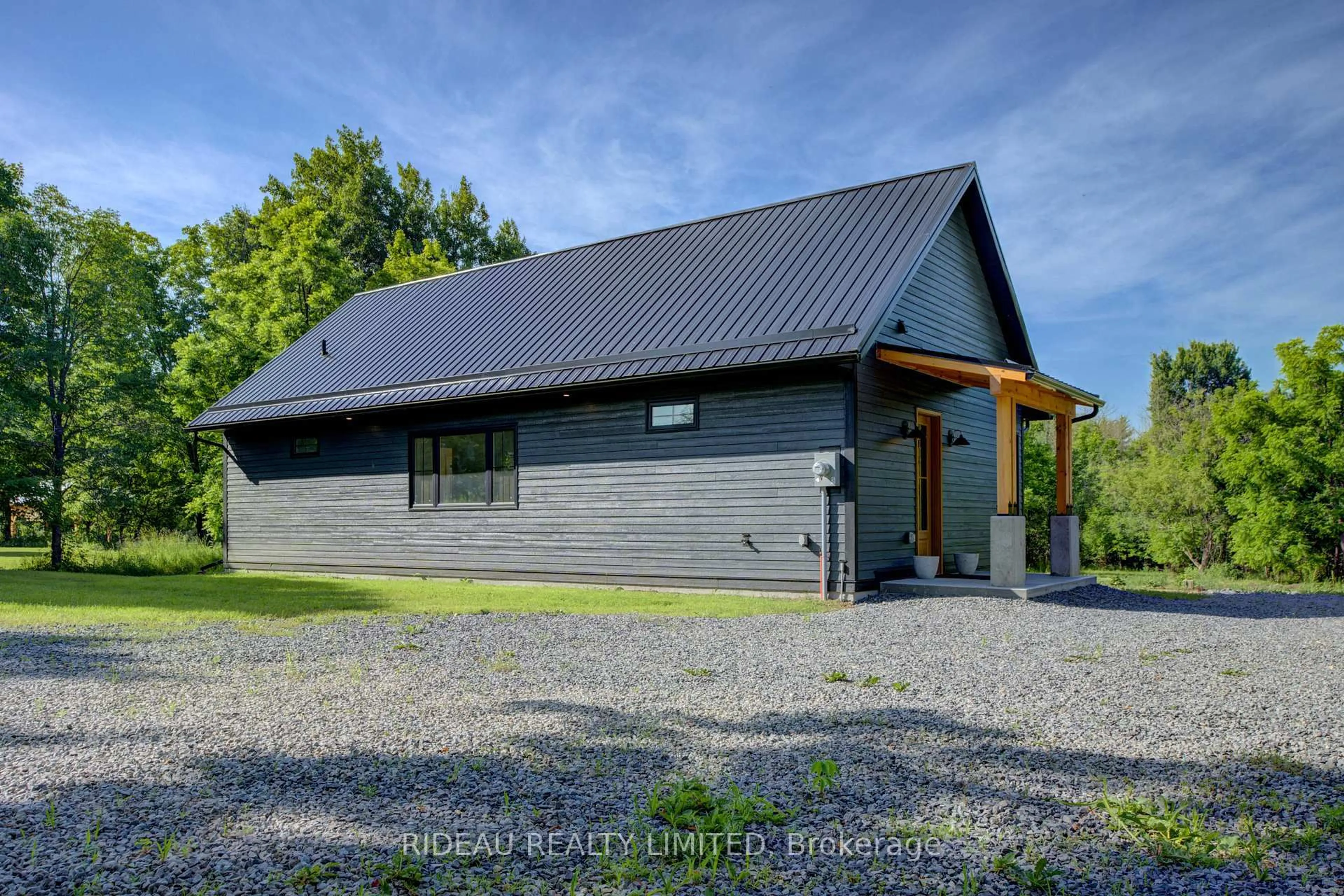 A pic from outside/outdoor area/front of a property/back of a property/a pic from drone, building for 25 Carleton St, Rideau Lakes Ontario K0G 1P0