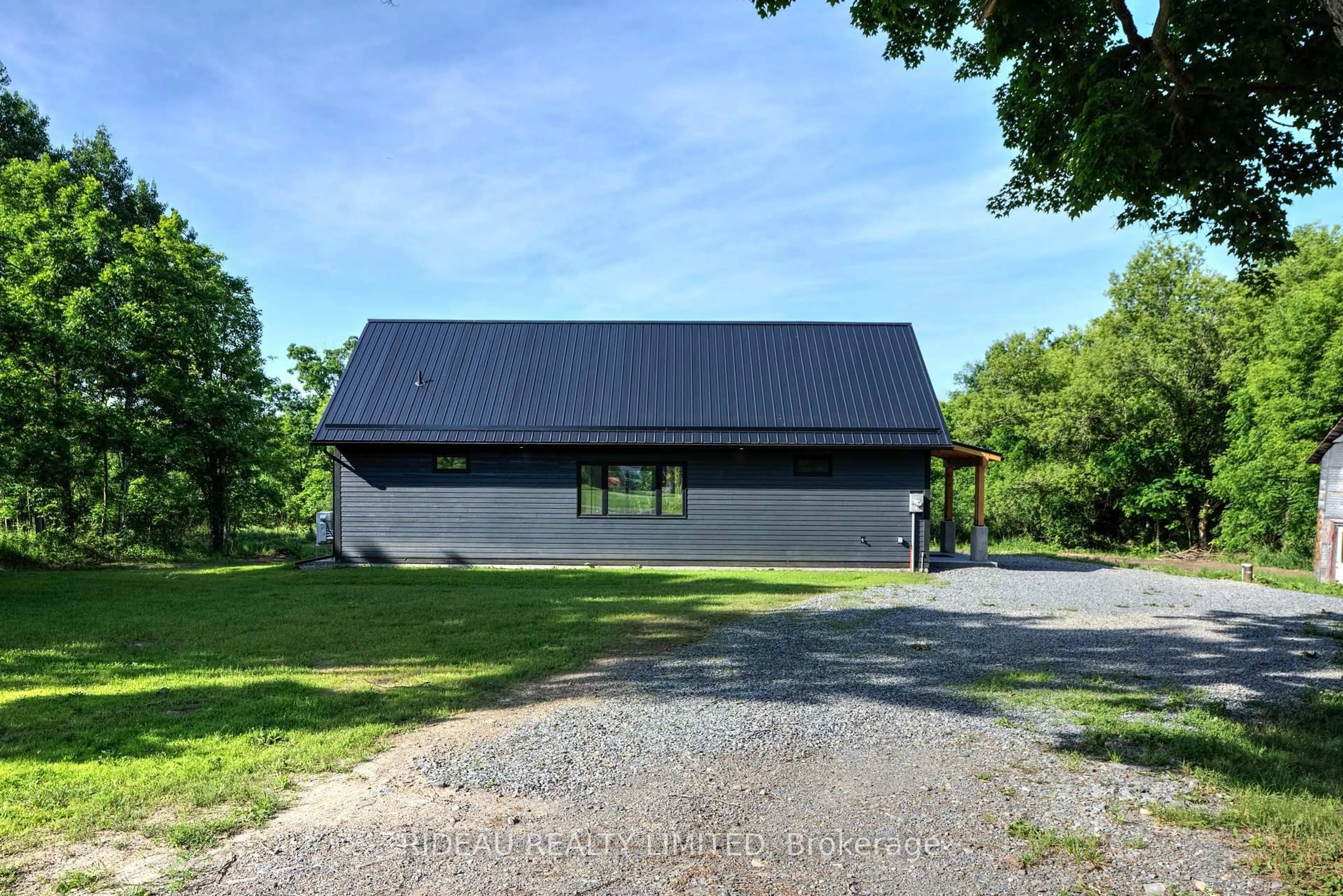 A pic from outside/outdoor area/front of a property/back of a property/a pic from drone, building for 25 Carleton St, Rideau Lakes Ontario K0G 1P0