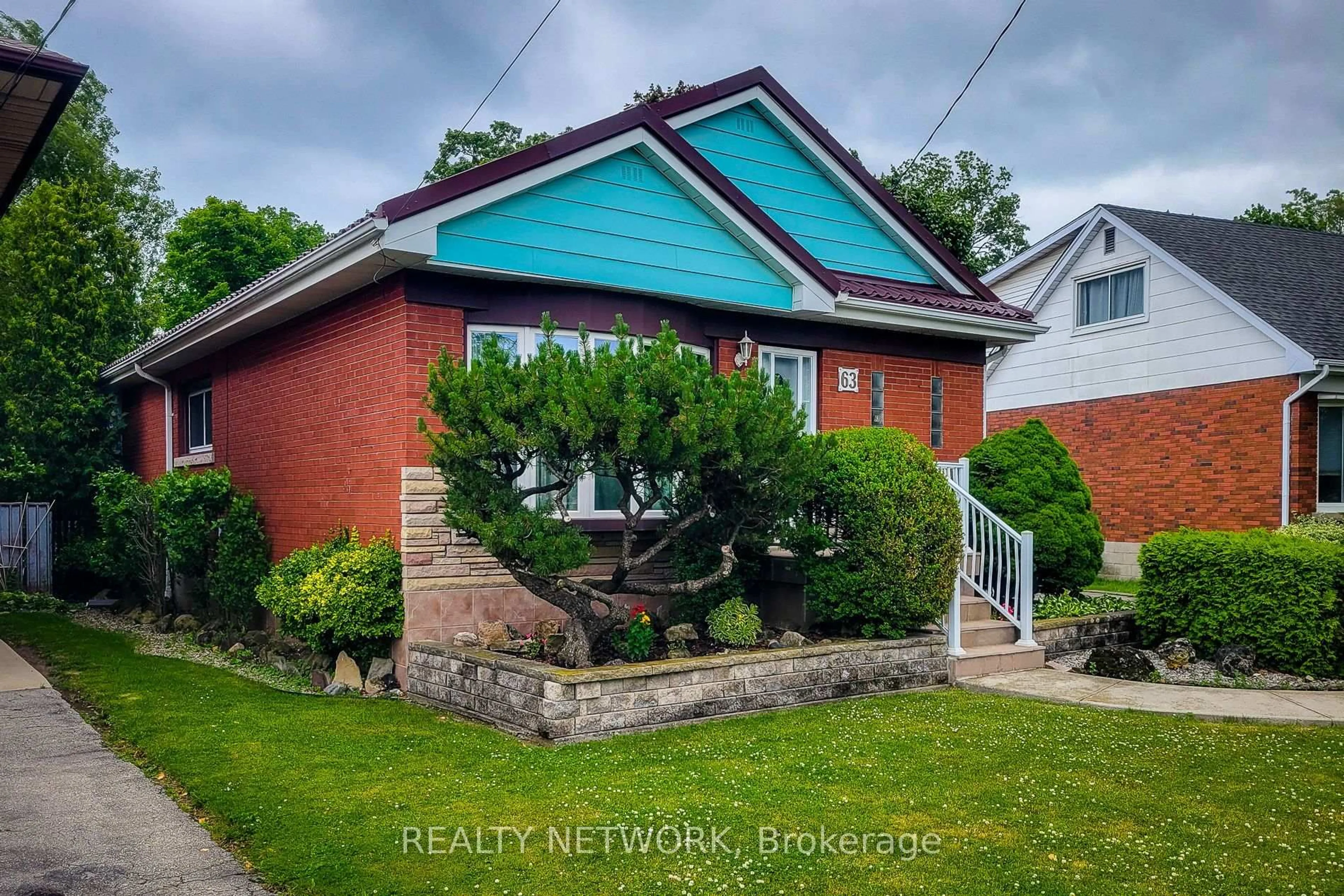 Home with brick exterior material, street for 63 Hardale Cres, Hamilton Ontario L8T 1X9
