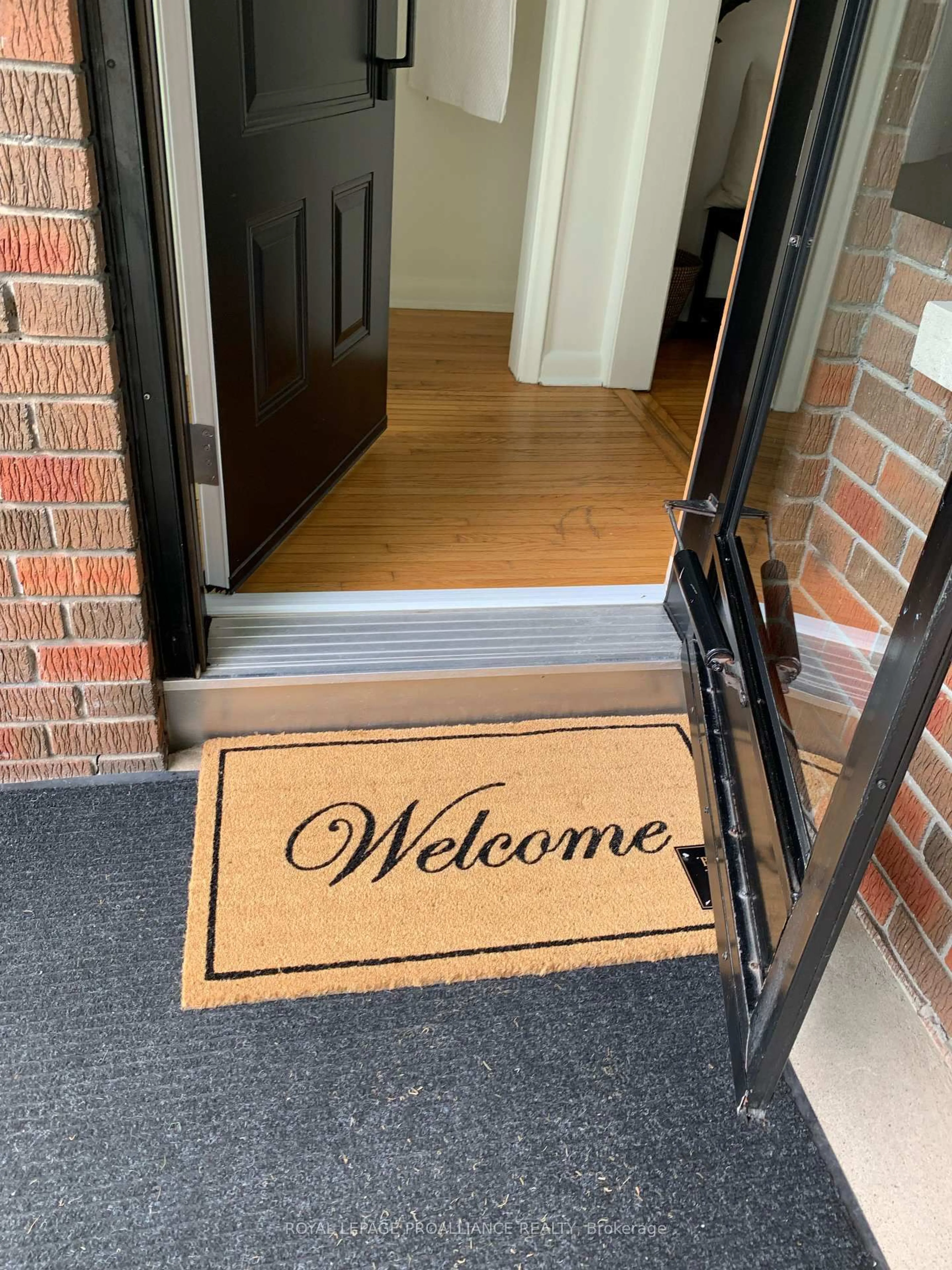 Indoor entryway for 40 University Ave, Cobourg Ontario K9A 2G5