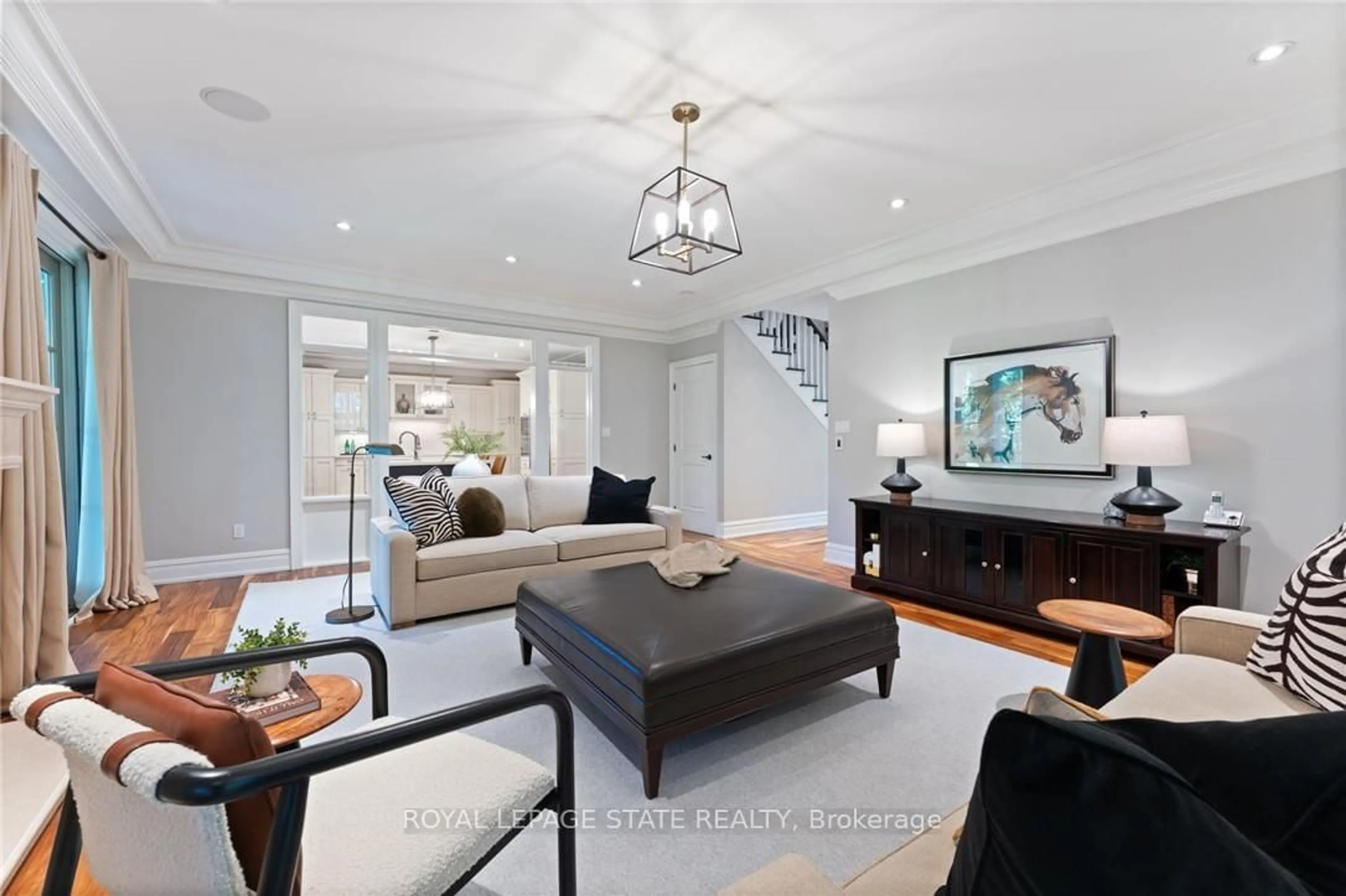 Living room with furniture, unknown for 84 Jerseyville Rd, Hamilton Ontario L9G 1A2