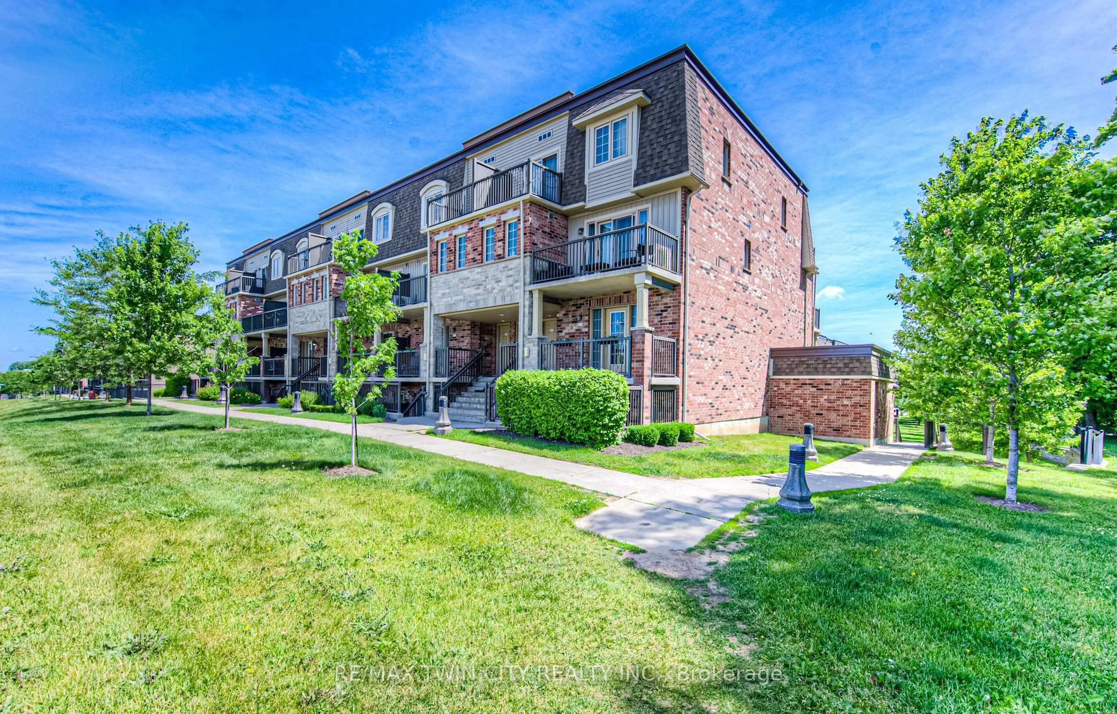 A pic from outside/outdoor area/front of a property/back of a property/a pic from drone, unknown for 1694 Fischer Hallman Rd #H, Kitchener Ontario N2R 0J1