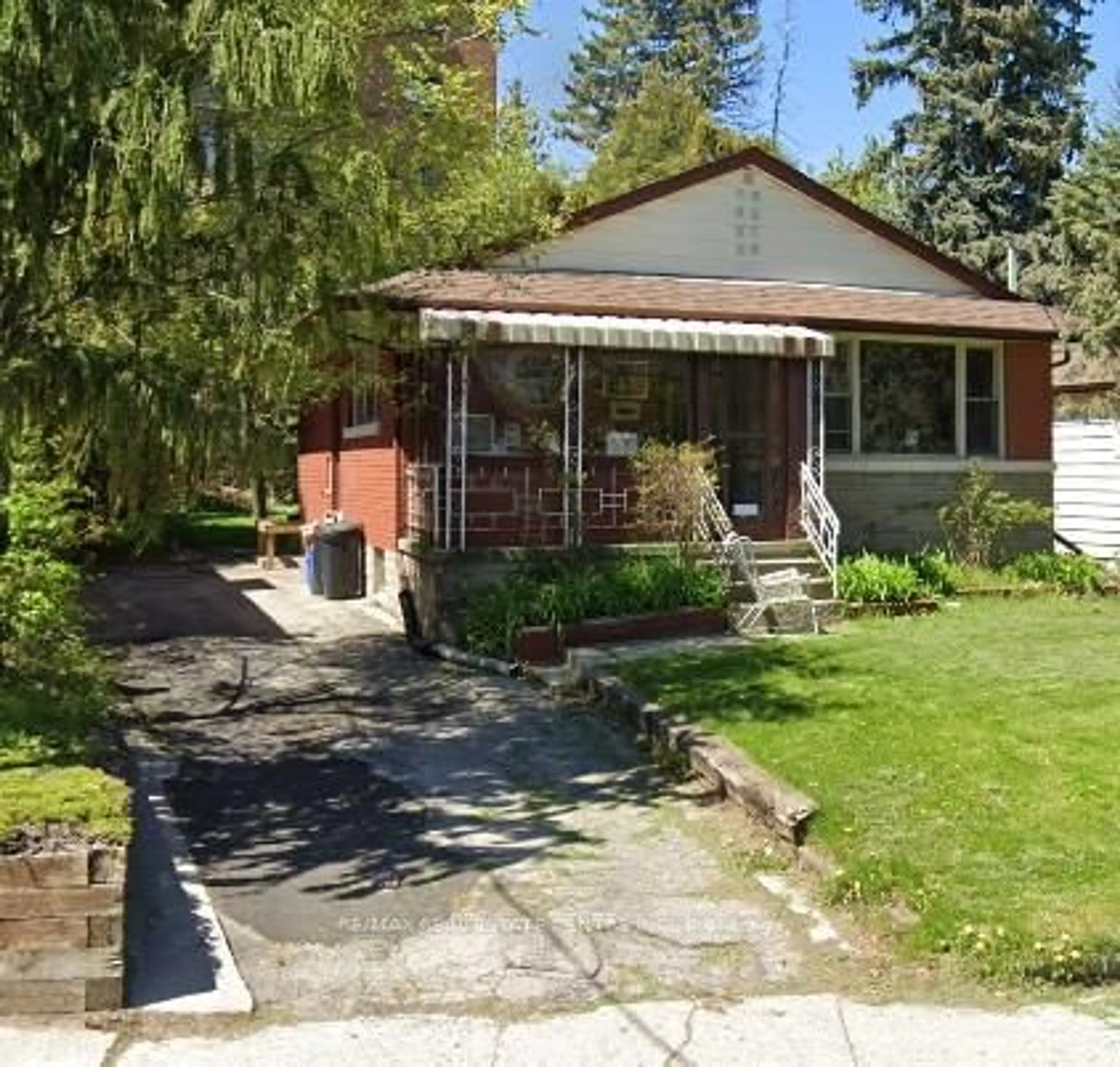 Unknown for 183 Regina St, Waterloo Ontario N2J 3B4